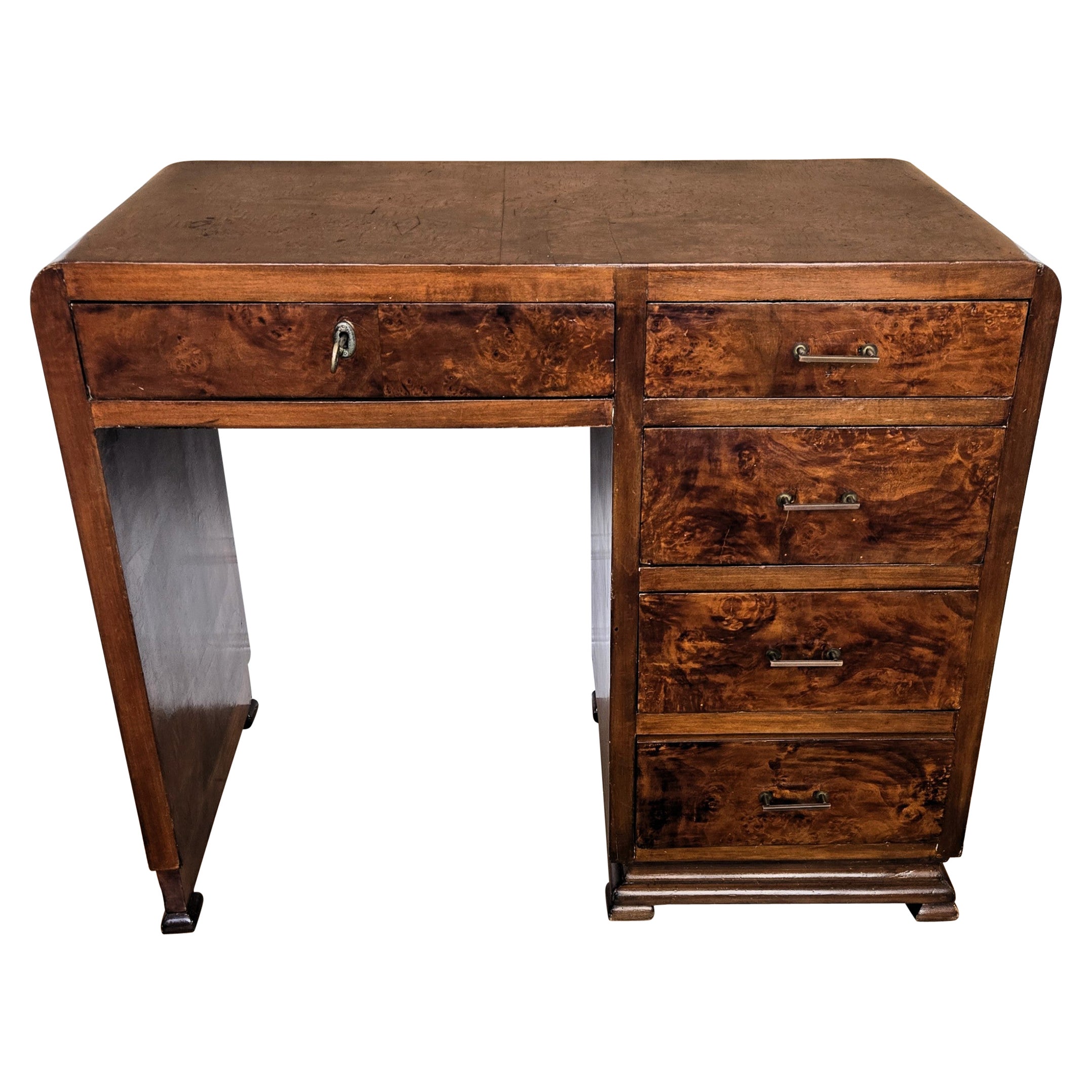 1940er Jahre Art Deco Midcentury Italienischer Schreibtisch aus Nussbaum Wurzelholz mit Wasserfall-Schreibtisch im Angebot