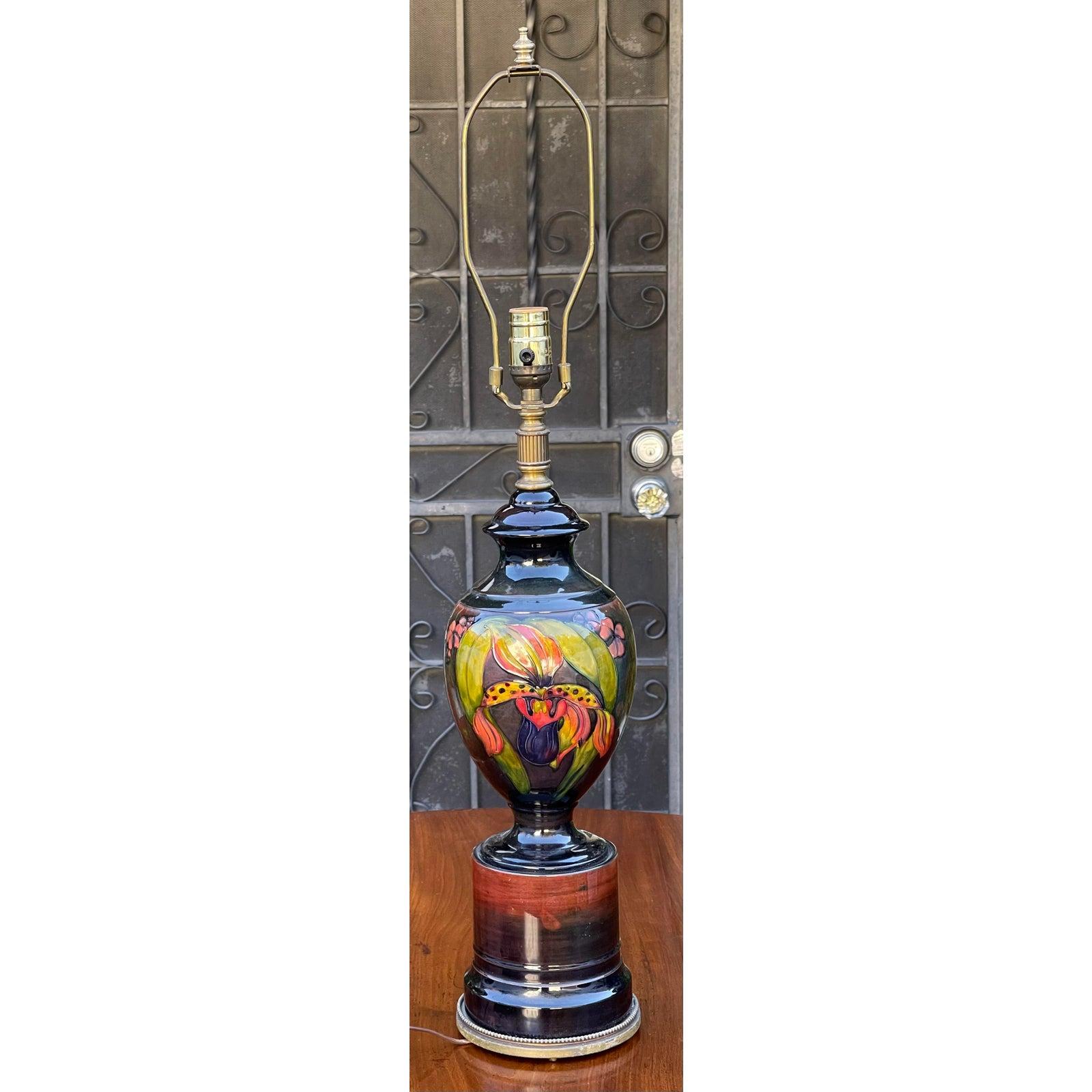 Antique Art Deco Moorcroft Pottery table lamp

The base only measures 18.5