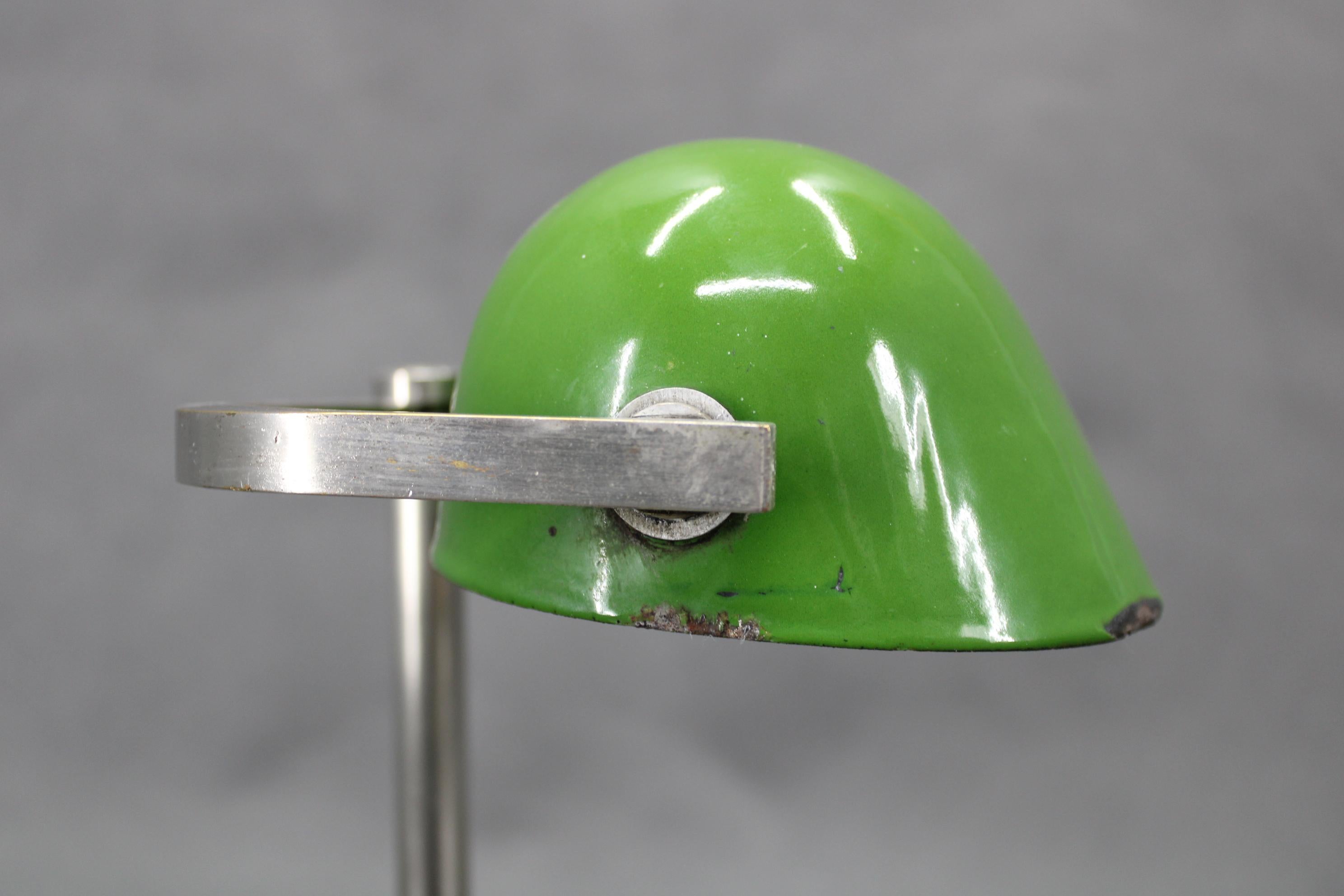 Lámpara de mesa Art Decó Banker de níquel de los años 40, Checoslovaquia en venta 4