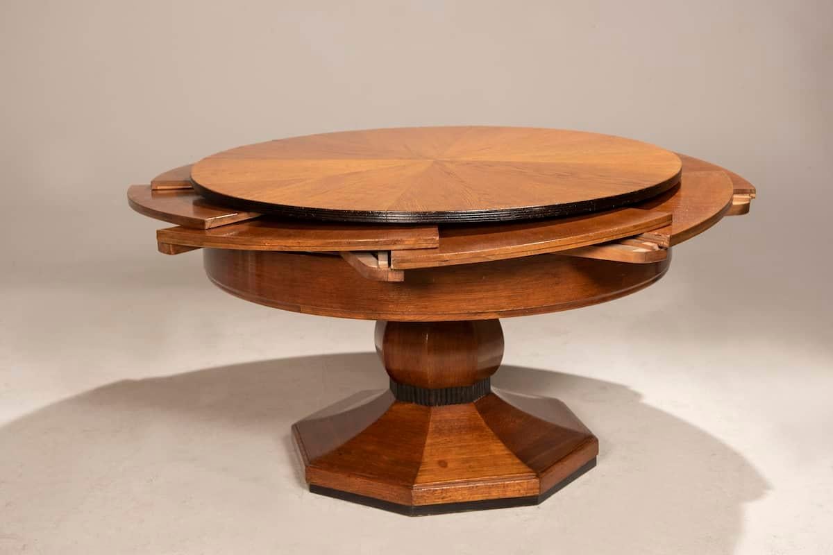 Table ronde en Oak Oak des années 1940, détails en Wood Wood noir, pied octogonal, extensible en vente 6