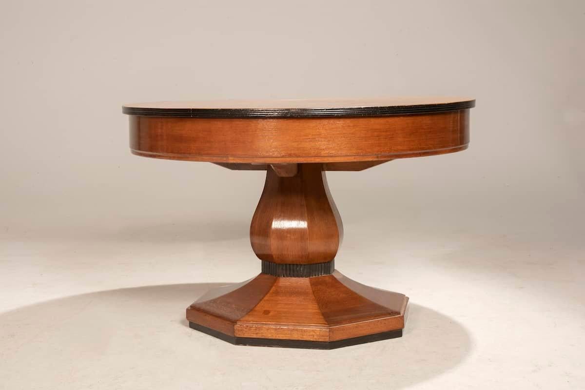 Italian 1940s Art Deco Oak Round Table, Black Wood Details, Octagonal Leg, Extendable For Sale