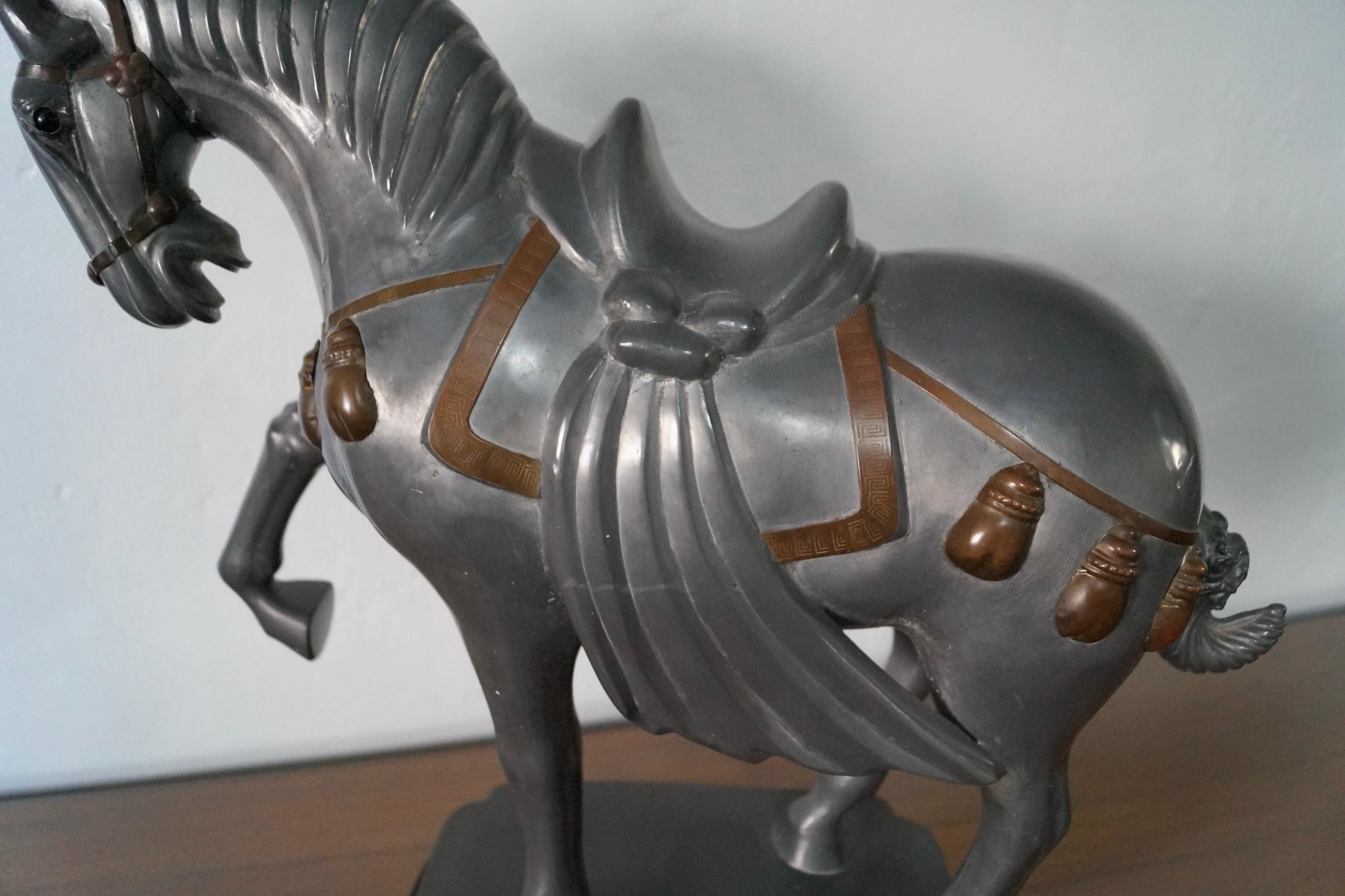Sculpture de cheval en étain Art déco des années 1940 en vente 7