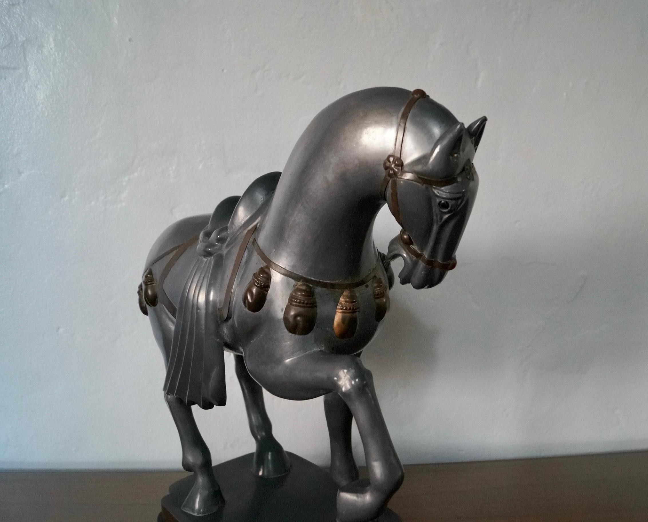 Sculpture de cheval en étain Art déco des années 1940 en vente 10