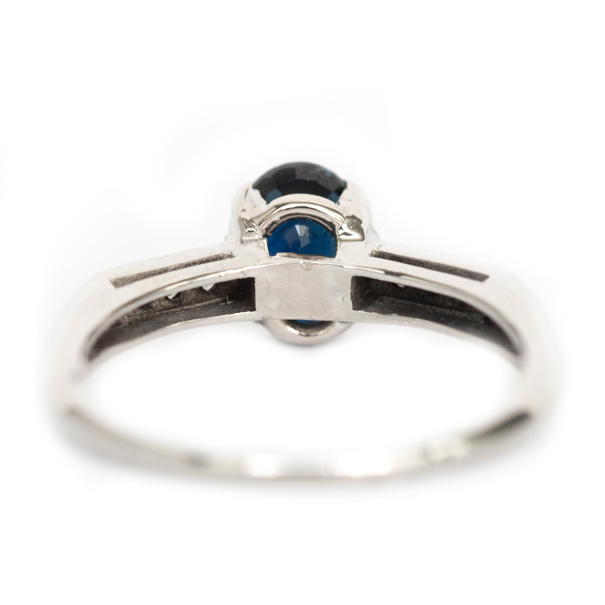 1940s Art Deco Platinum .90 Carat Oval Brilliant Cut Sapphire Engagement Ring In Good Condition For Sale In Atlanta, GA