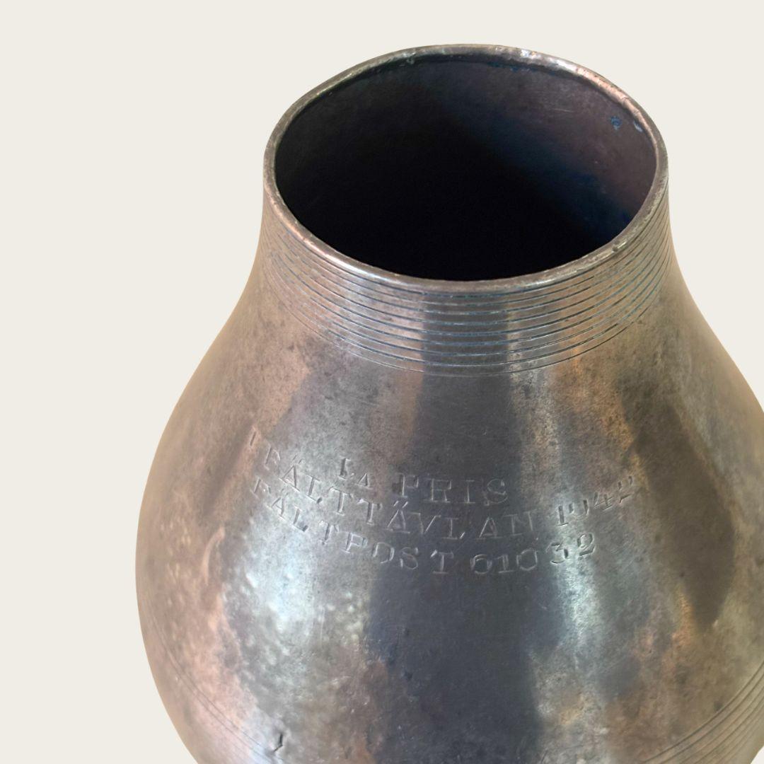 Vaso in peltro lucido Art Deco degli anni '40 di Nils Fougstedt per Svenskt Tenn In condizioni buone in vendita a Brooklyn, NY