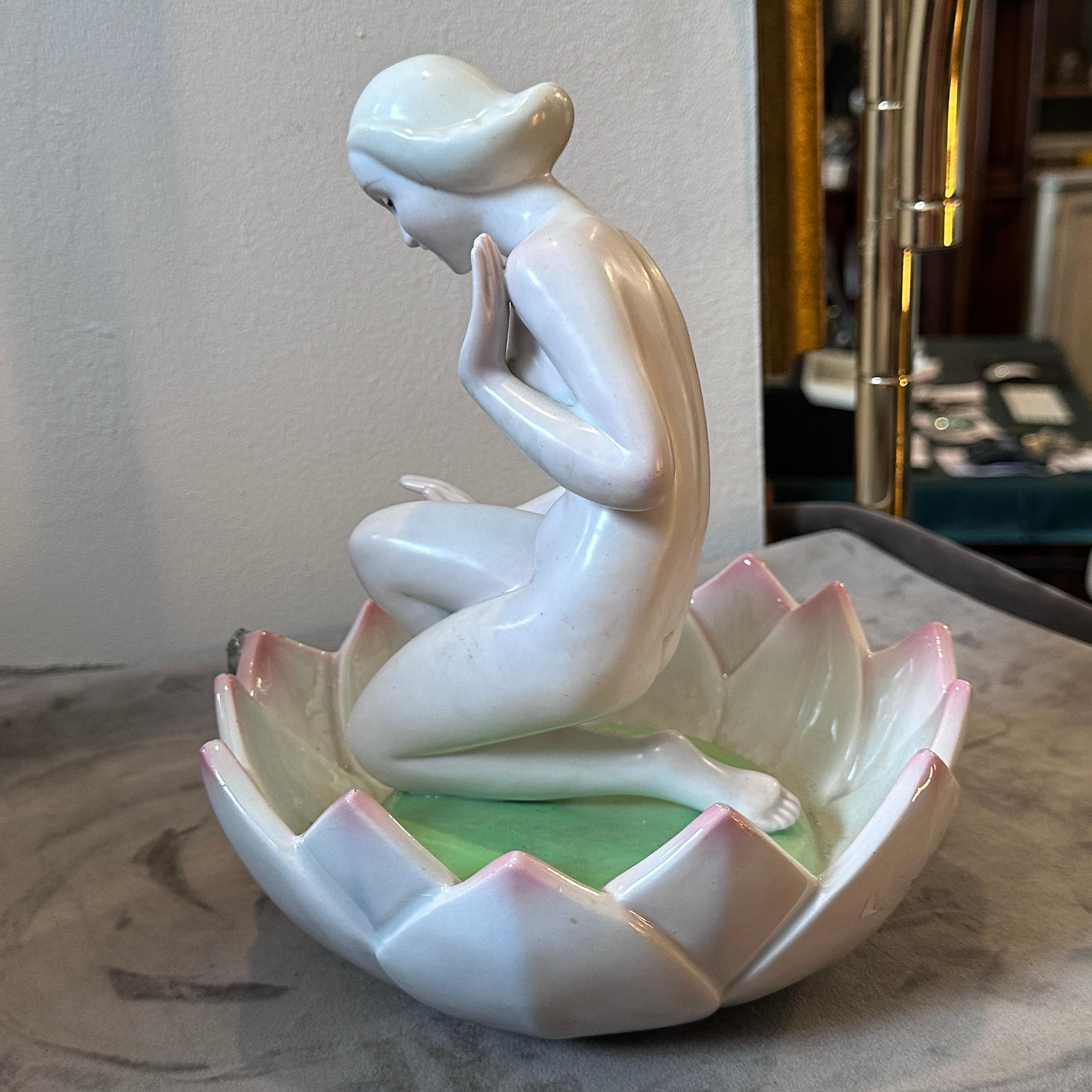1940s Art Deco Porcelain Figure of a Woman on a Flower by Giovanni Ronzan For Sale 3