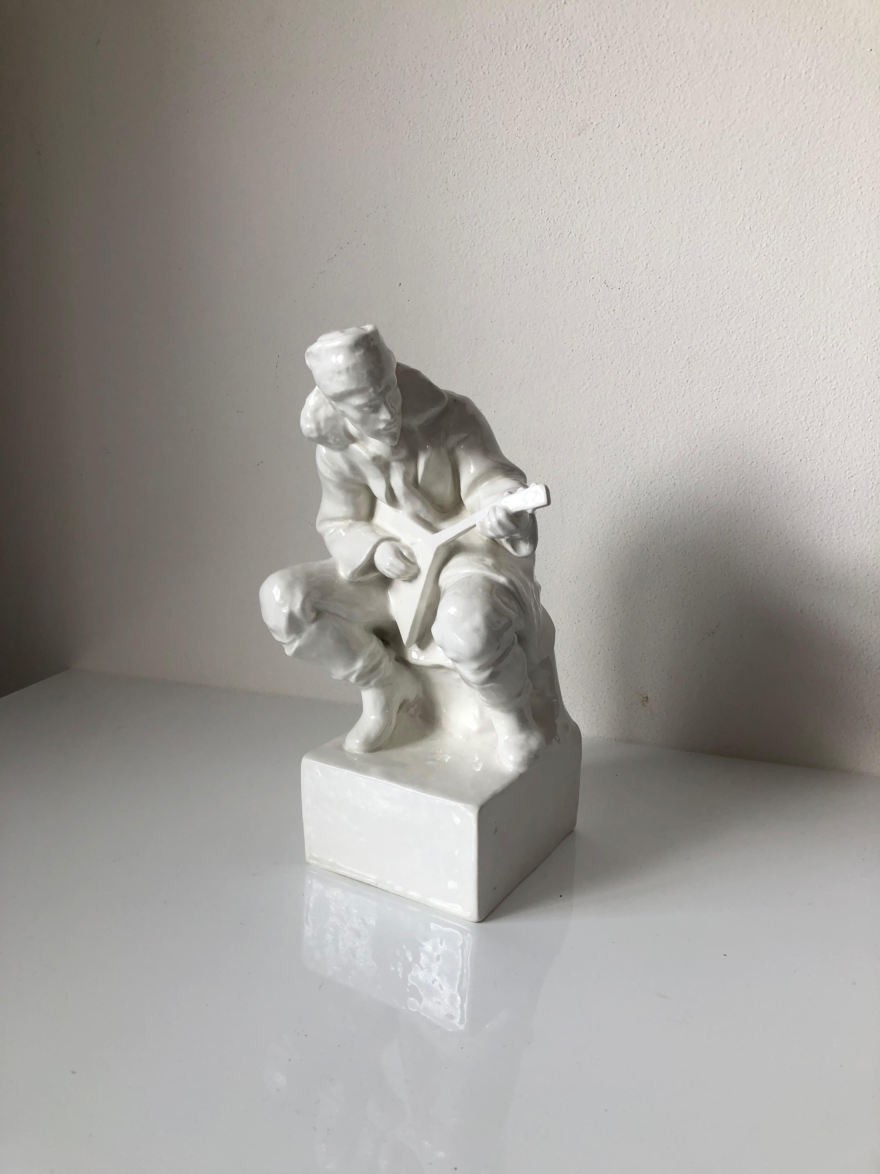 - Porcelain man playing the lute
- By Czechoslovakia factory RAKO,which no exists today(1883-2004)
- Figure is dated around 1930-1940
- Nice mantel piece, in very good condition.