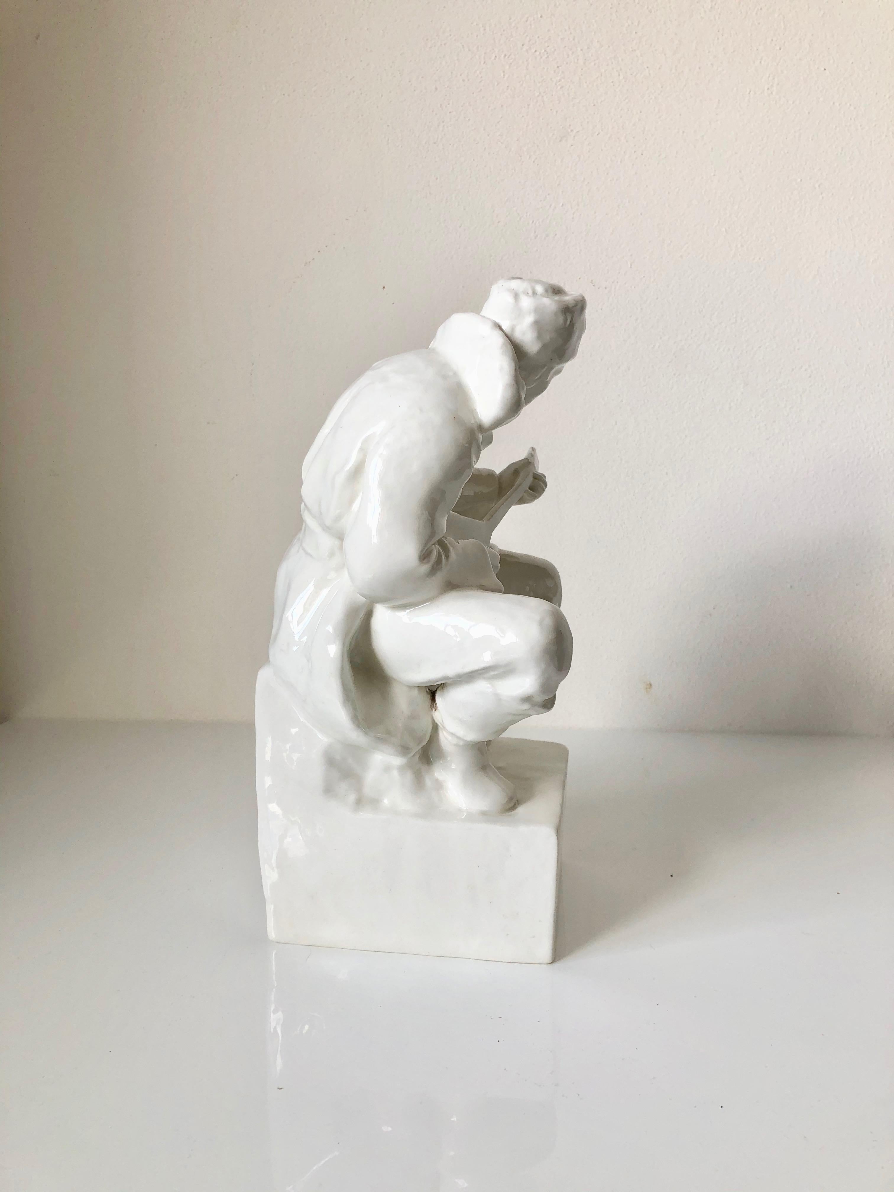 Porcellana Uomo in porcellana Art Deco del 1940 con liuto, Cecoslovacchia in vendita