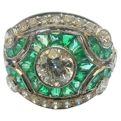 Vintage 1940s Art Deco Ring Diamond and Emerald Platinum
