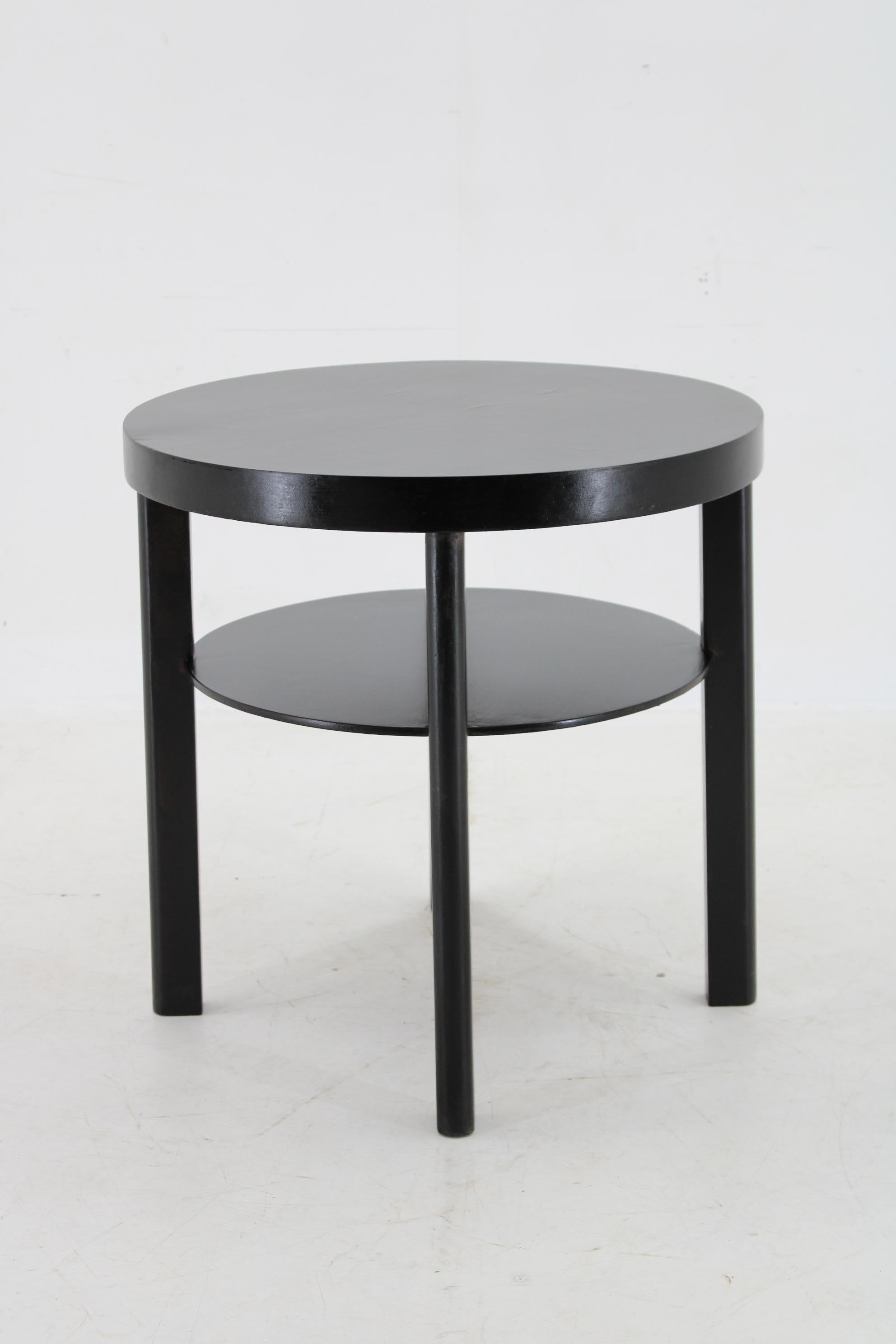 20th Century 1940s Art Deco Round Coffee Table , Czechoslovakia For Sale