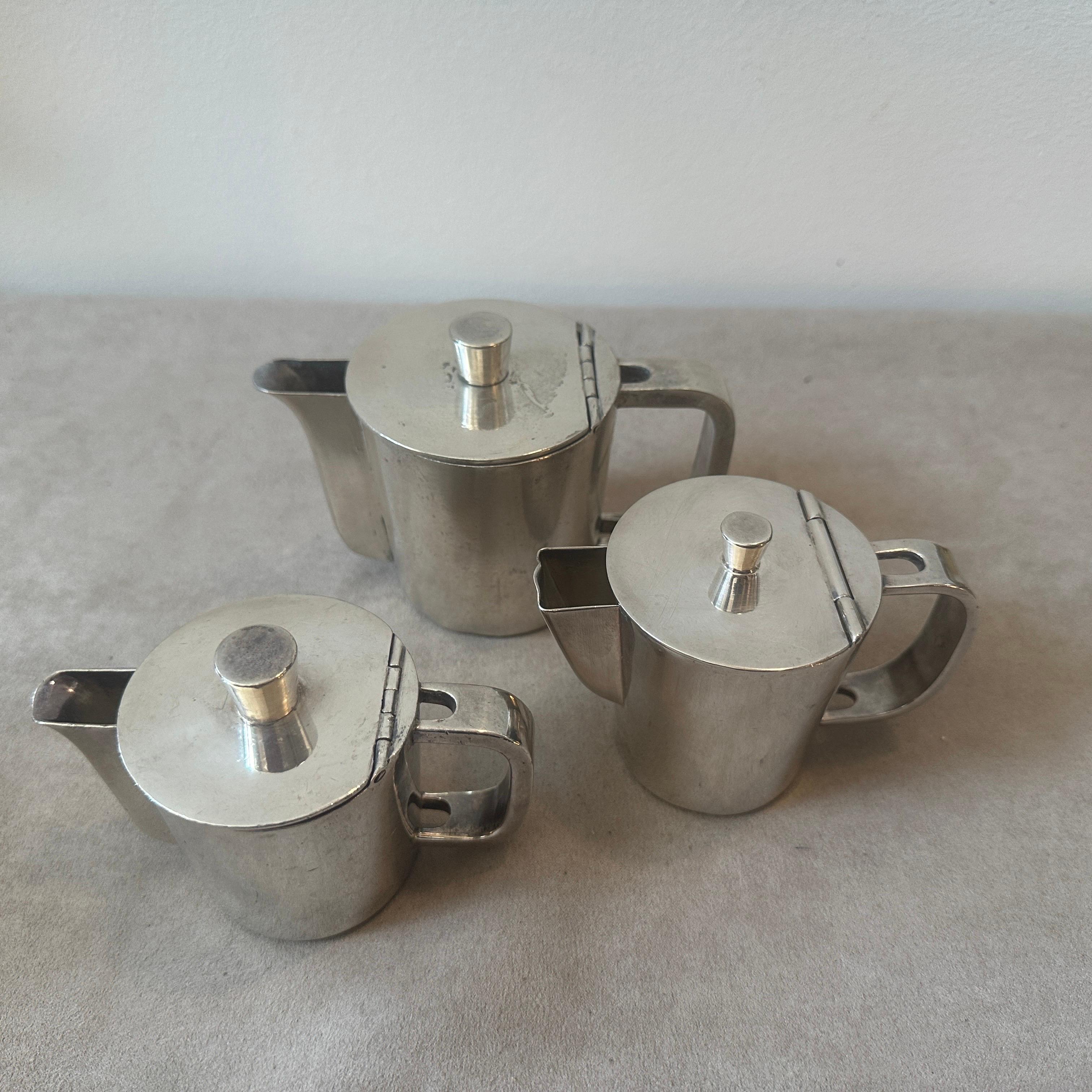 1940er Art Deco Satz von drei Alpaka Kaffeekannen von Krupp Entworfen von Gio Ponti im Angebot 3