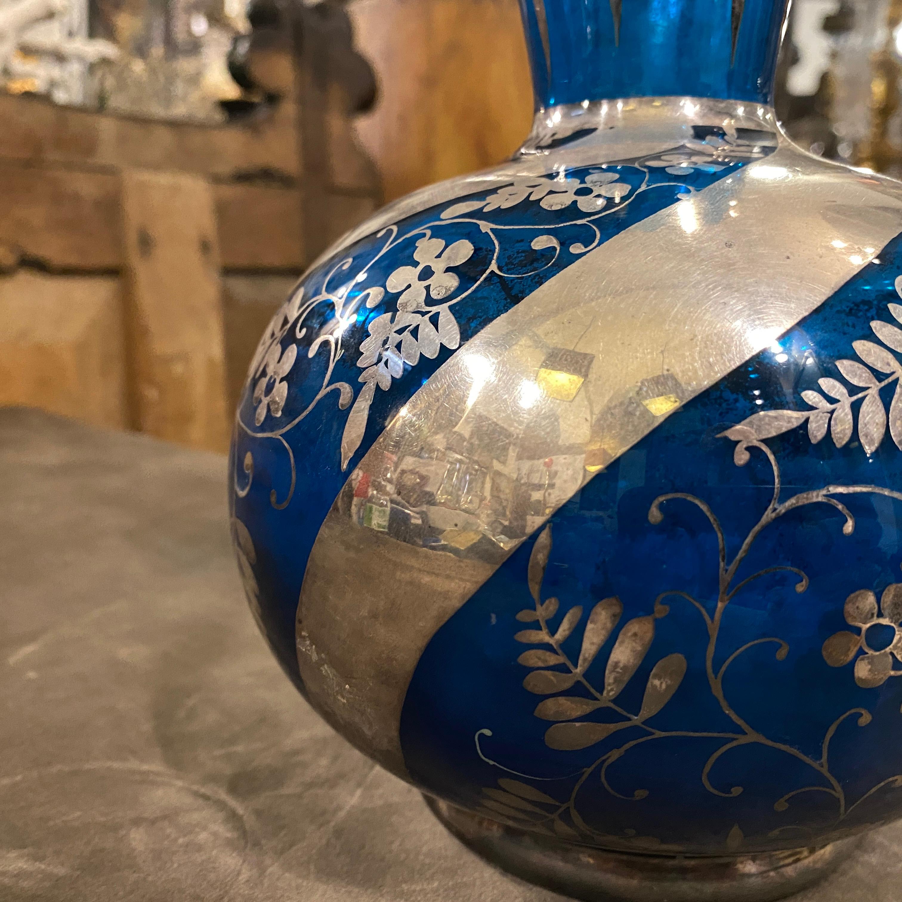 20ième siècle Vase italien en argent et verre bleu Art déco des années 1940 en vente