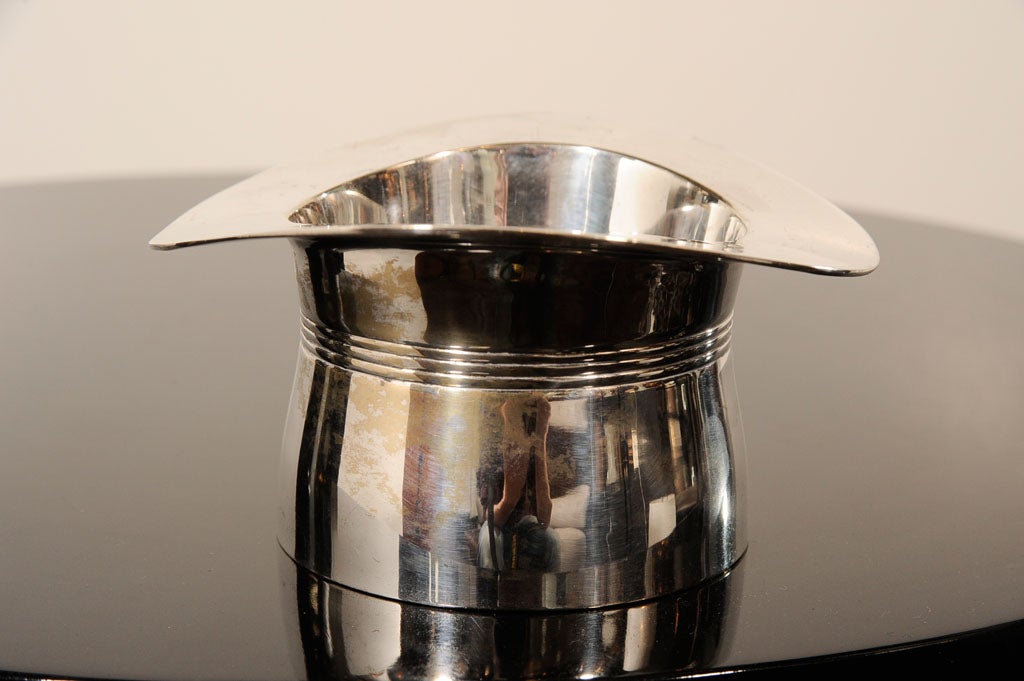 1940s Art Deco Silver Plated and Banded Top Hat Wine Bottle Holder In Excellent Condition In New York, NY