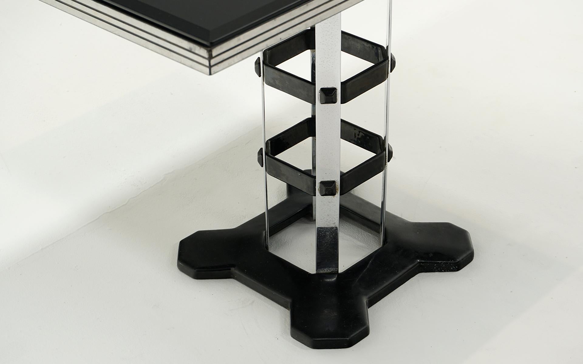 Petite salle à manger Art Déco 1940.  Chrome, verre noir en vente 2