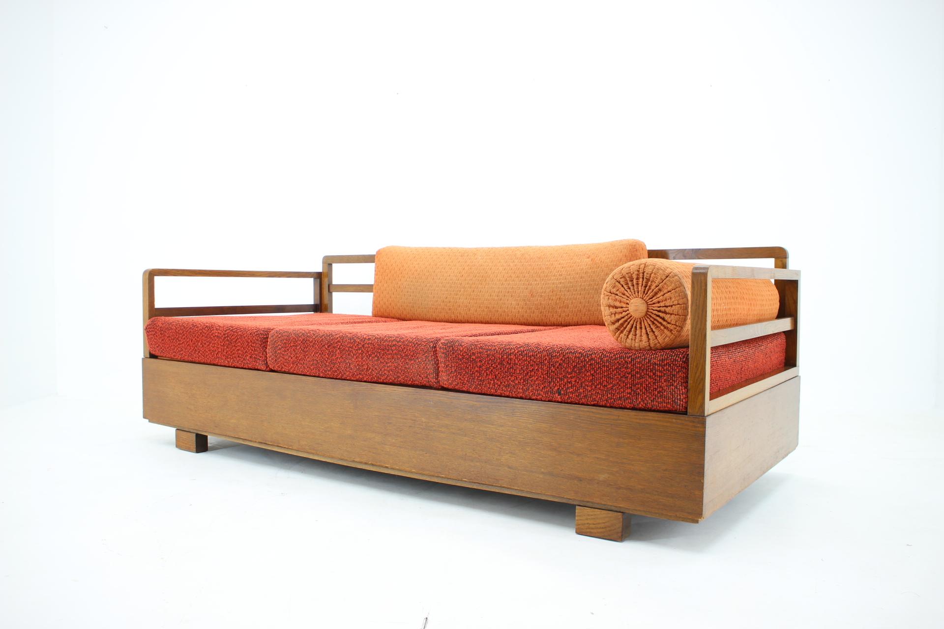 1940s Art Deco Sofa/Daybed by UP Zavody, Czechoslovakia In Good Condition In Praha, CZ