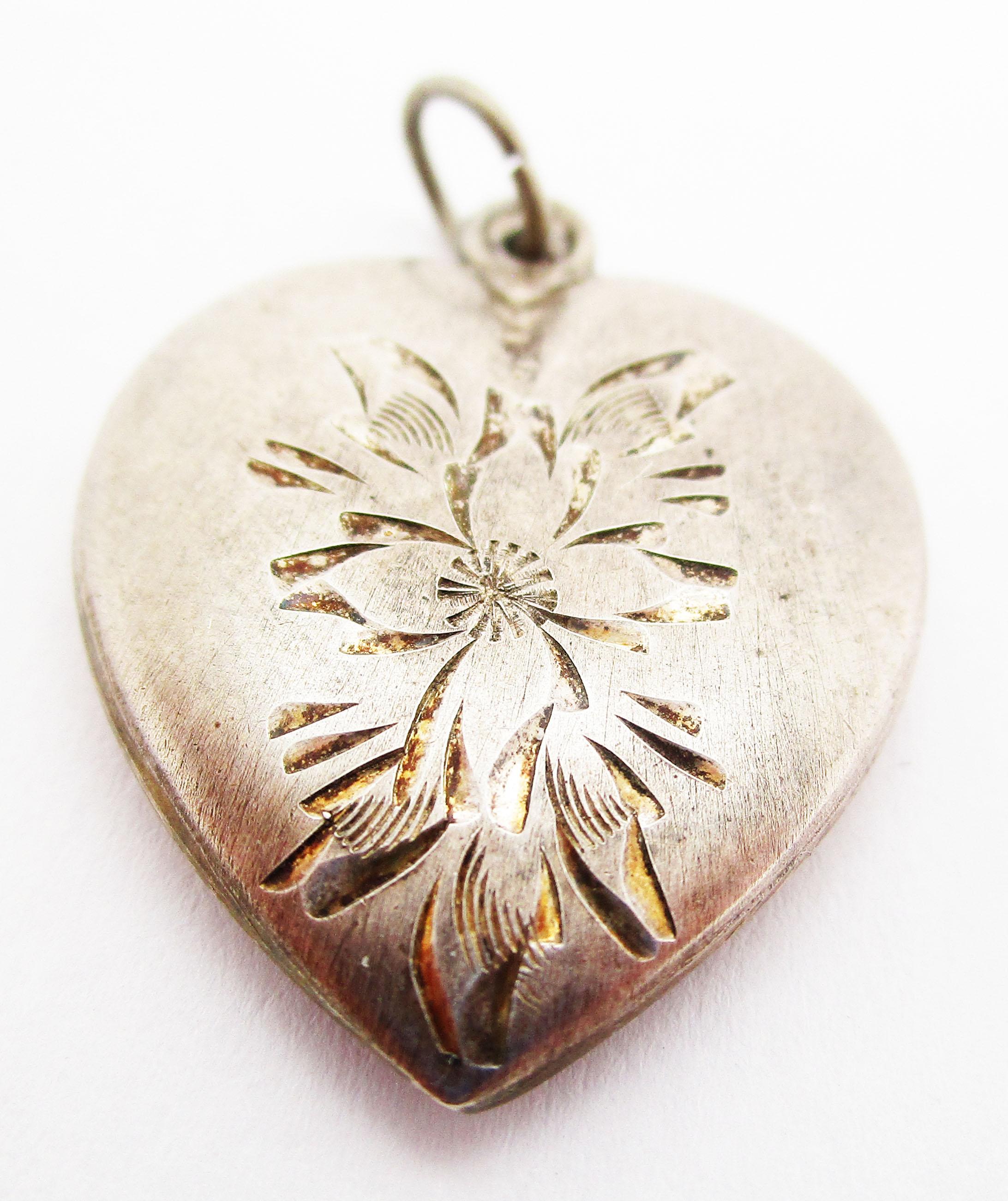 This adorable sterling silver puff heart has a gorgeous engraved Art Deco design and would be an elegant pendant or a lovely charm! The puff heart is a classic element of the must have wardrobe, and this charm in particular is a perfect example! The