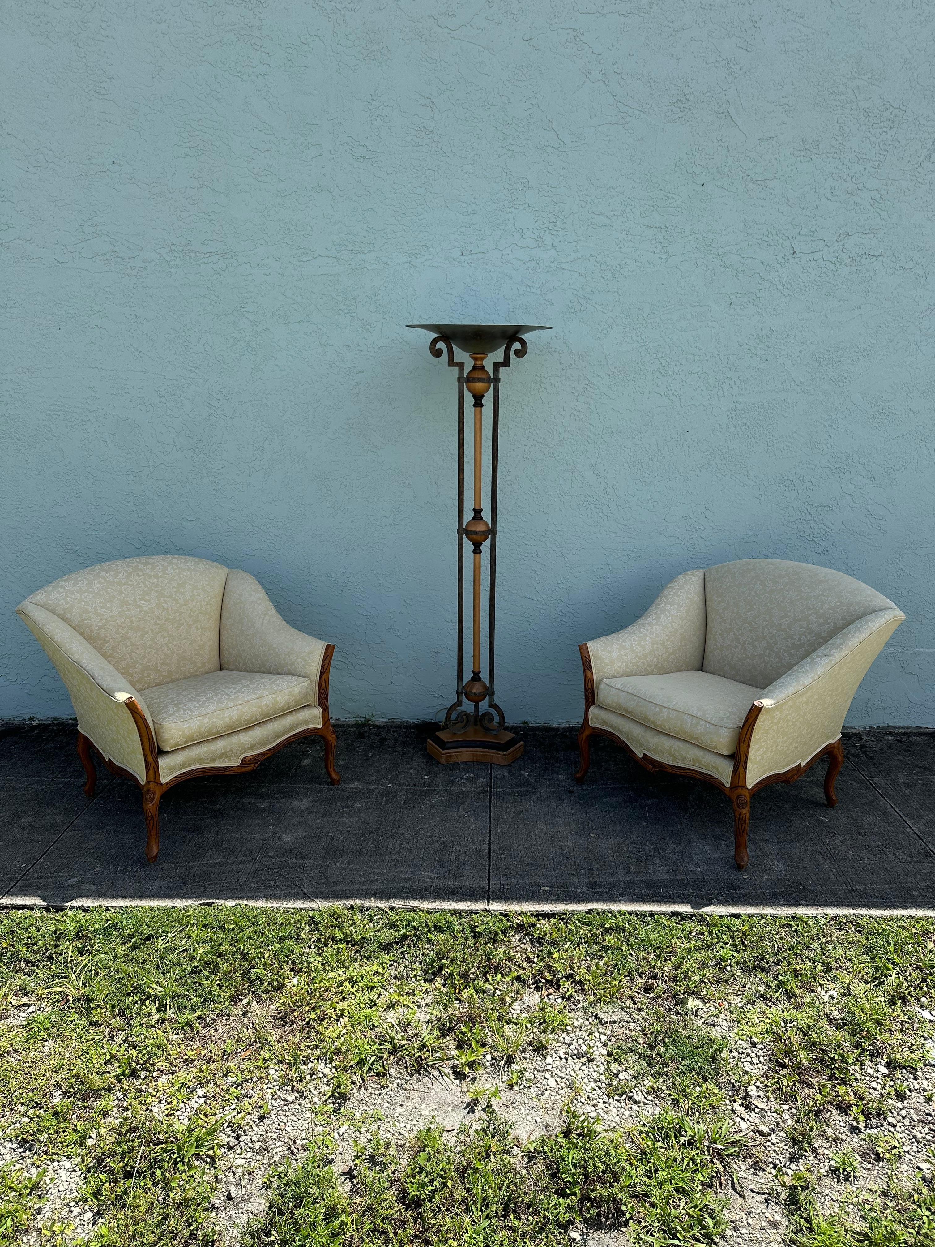 Sedie da club imbottite in legno dorato in stile Art Déco anni '40, set di 2 in vendita 6
