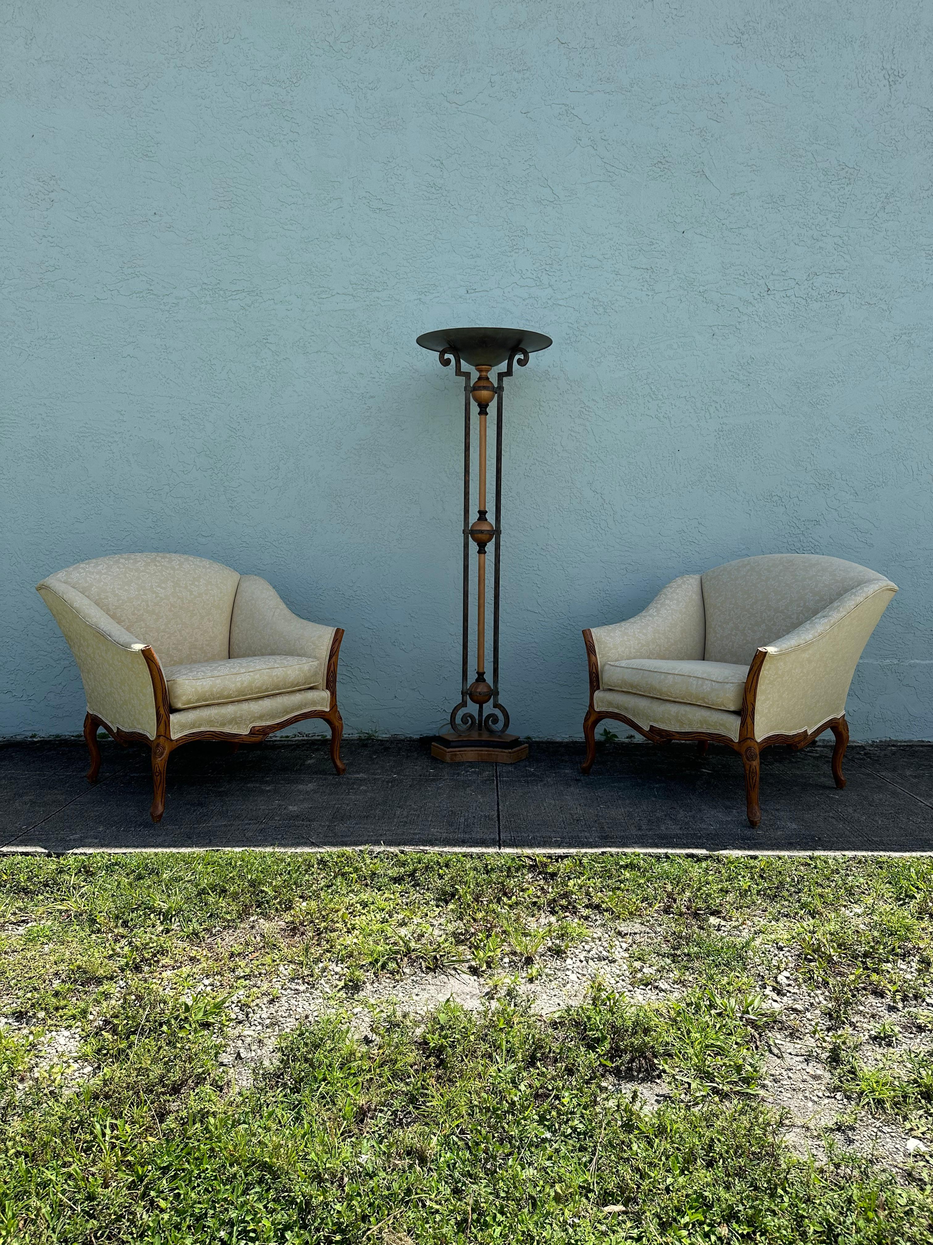 Sedie da club imbottite in legno dorato in stile Art Déco anni '40, set di 2 in vendita 7