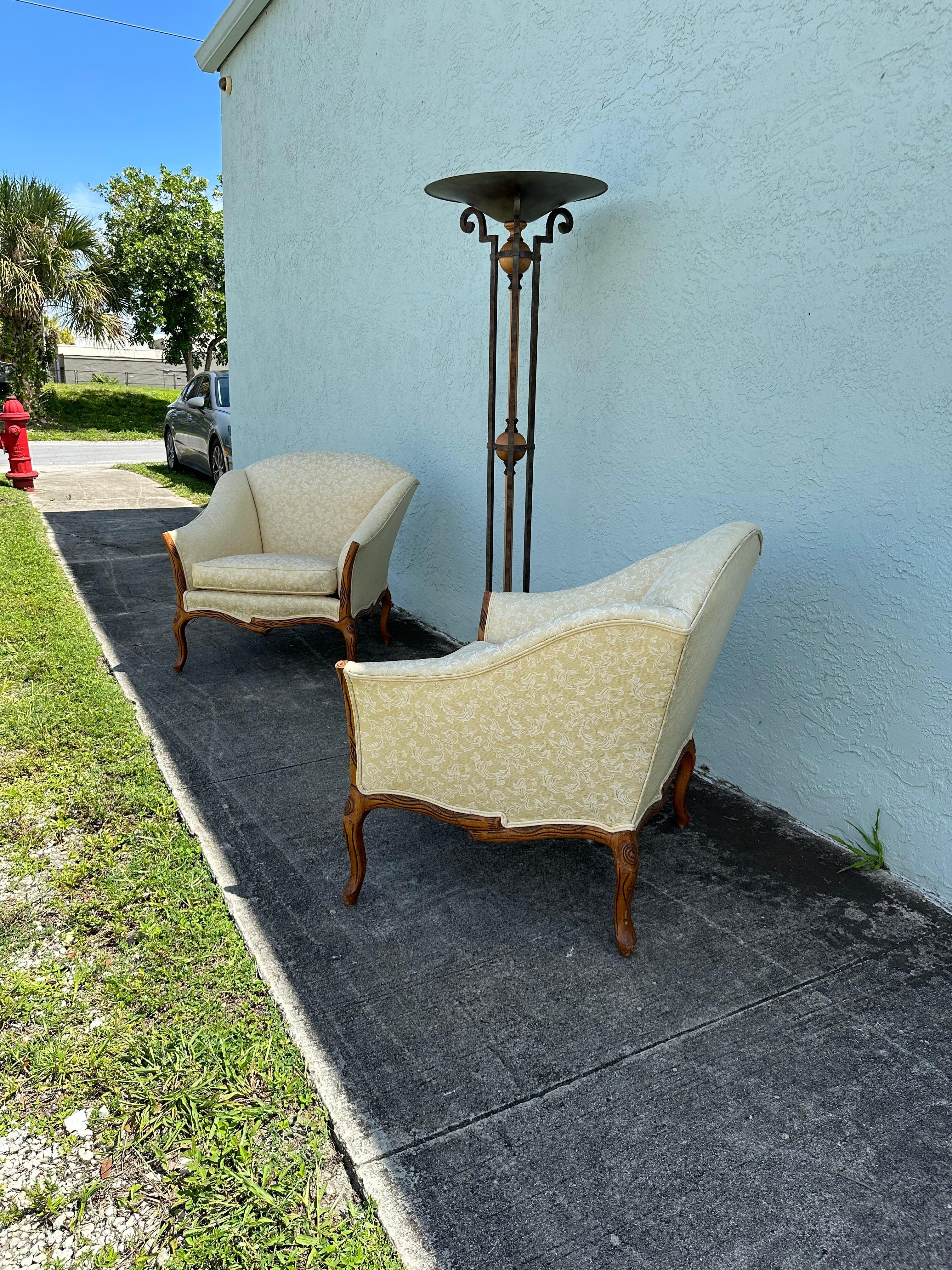 Sedie da club imbottite in legno dorato in stile Art Déco anni '40, set di 2 in vendita 9