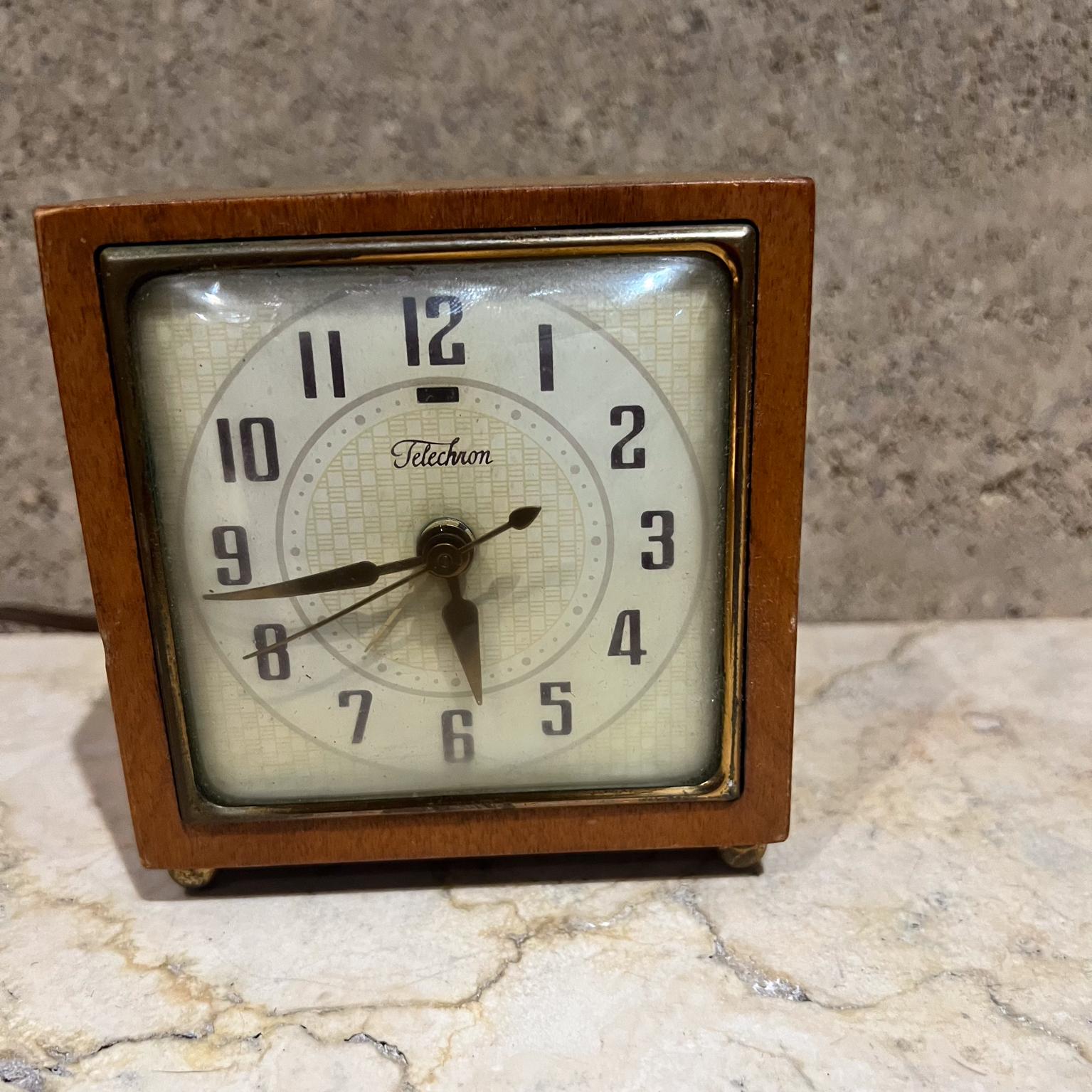 20th Century 1940s Art Deco Telechron Electric Clock GE For Sale