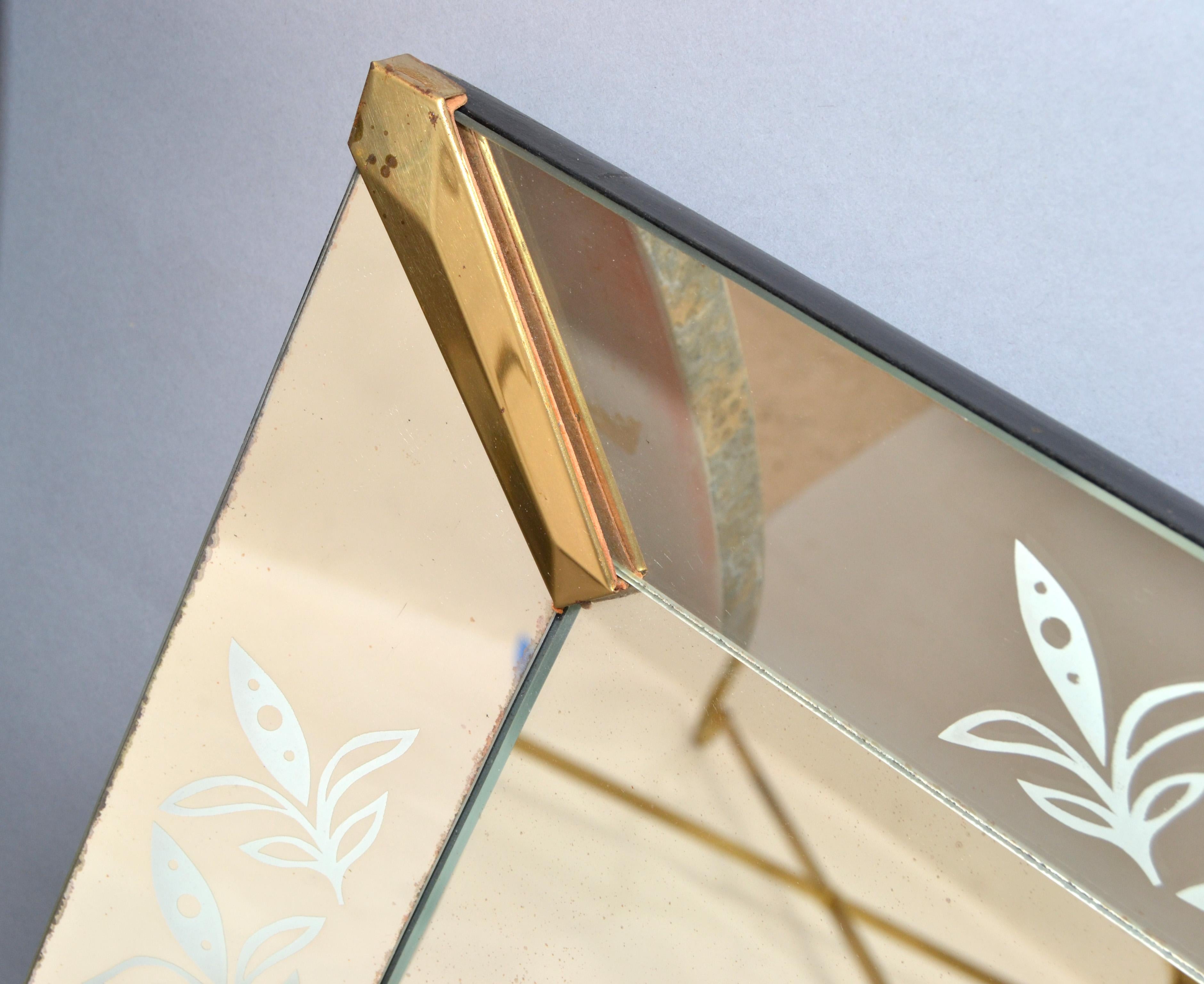 1940s Art Deco Venetian Style Etched Wall Mirror with Brass Finished Corners For Sale 6