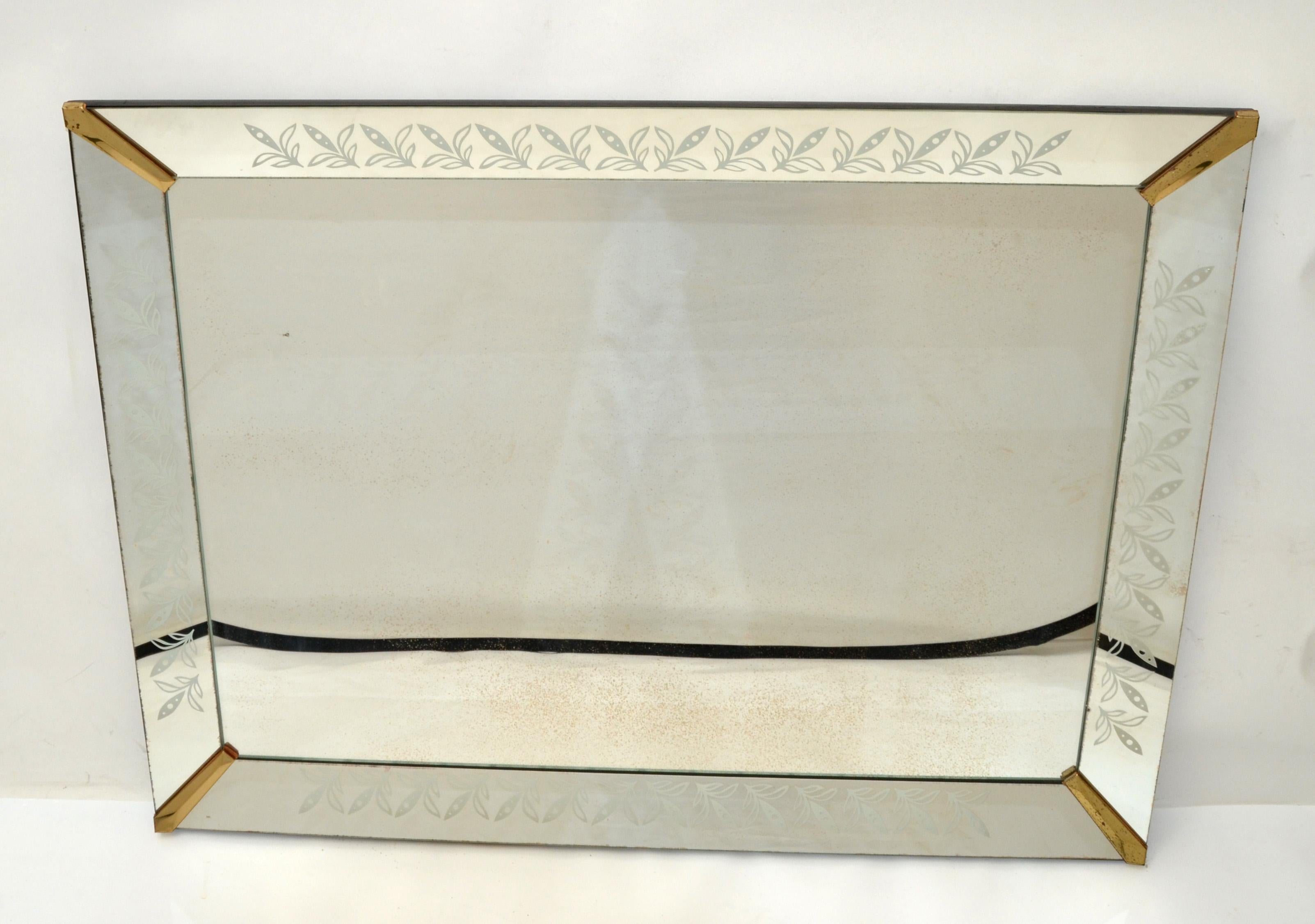 1940s Art Deco Venetian Style Etched Wall Mirror with Brass Finished Corners For Sale 1