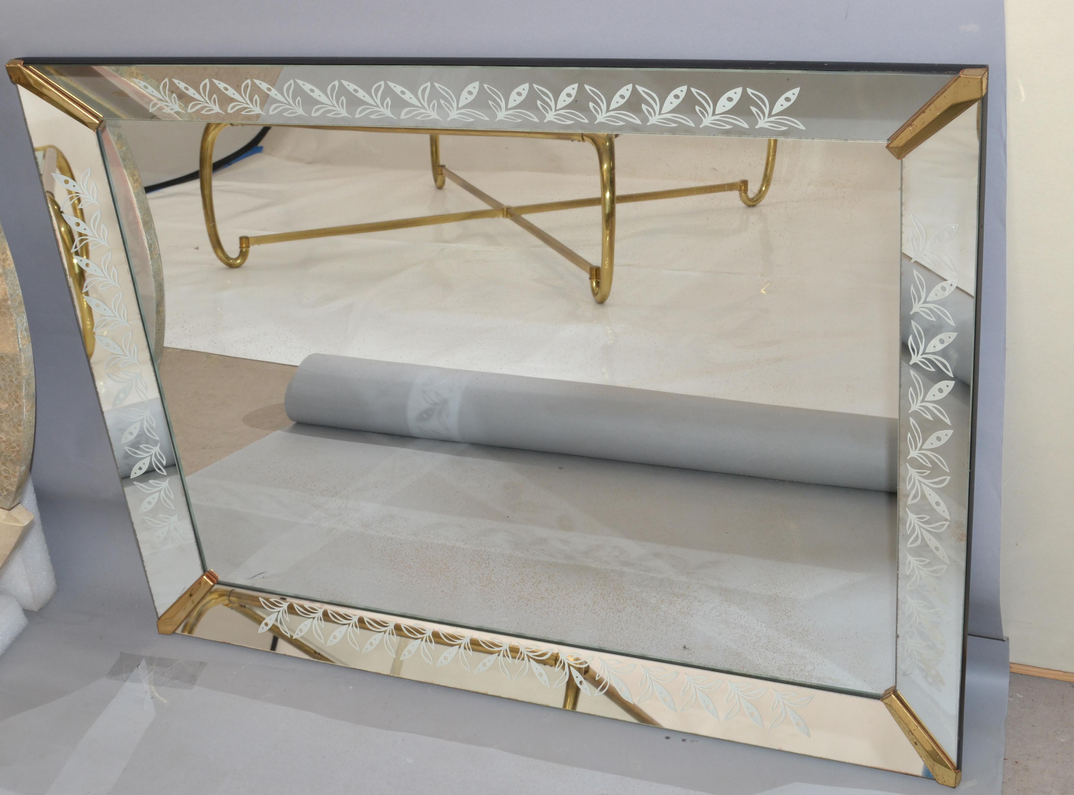 1940s Art Deco Venetian Style Etched Wall Mirror with Brass Finished Corners For Sale 3