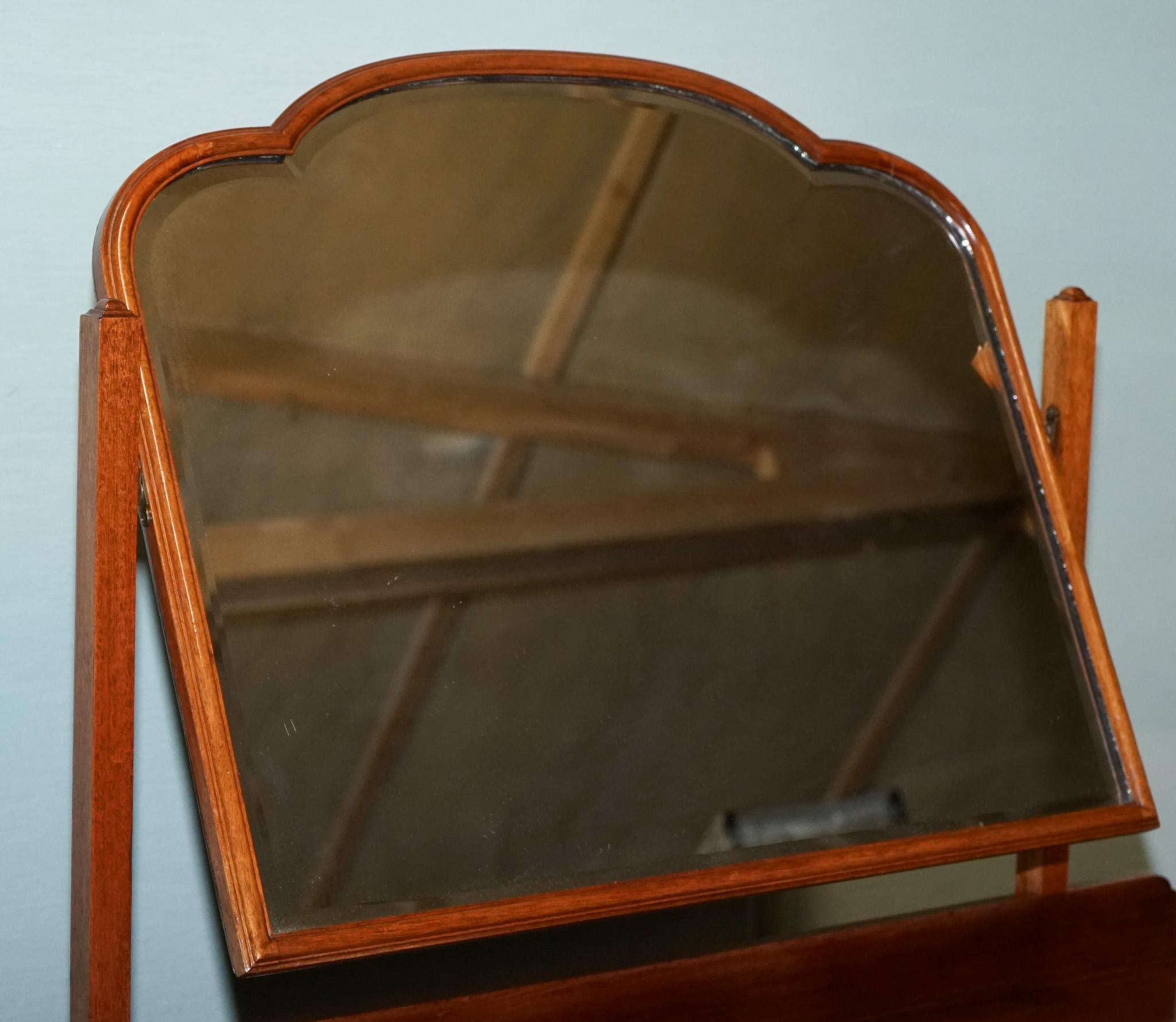 1930's ART DECO WALNUT DRESSING TABLE QUEEN ANNE STYLE DESK For Sale 2