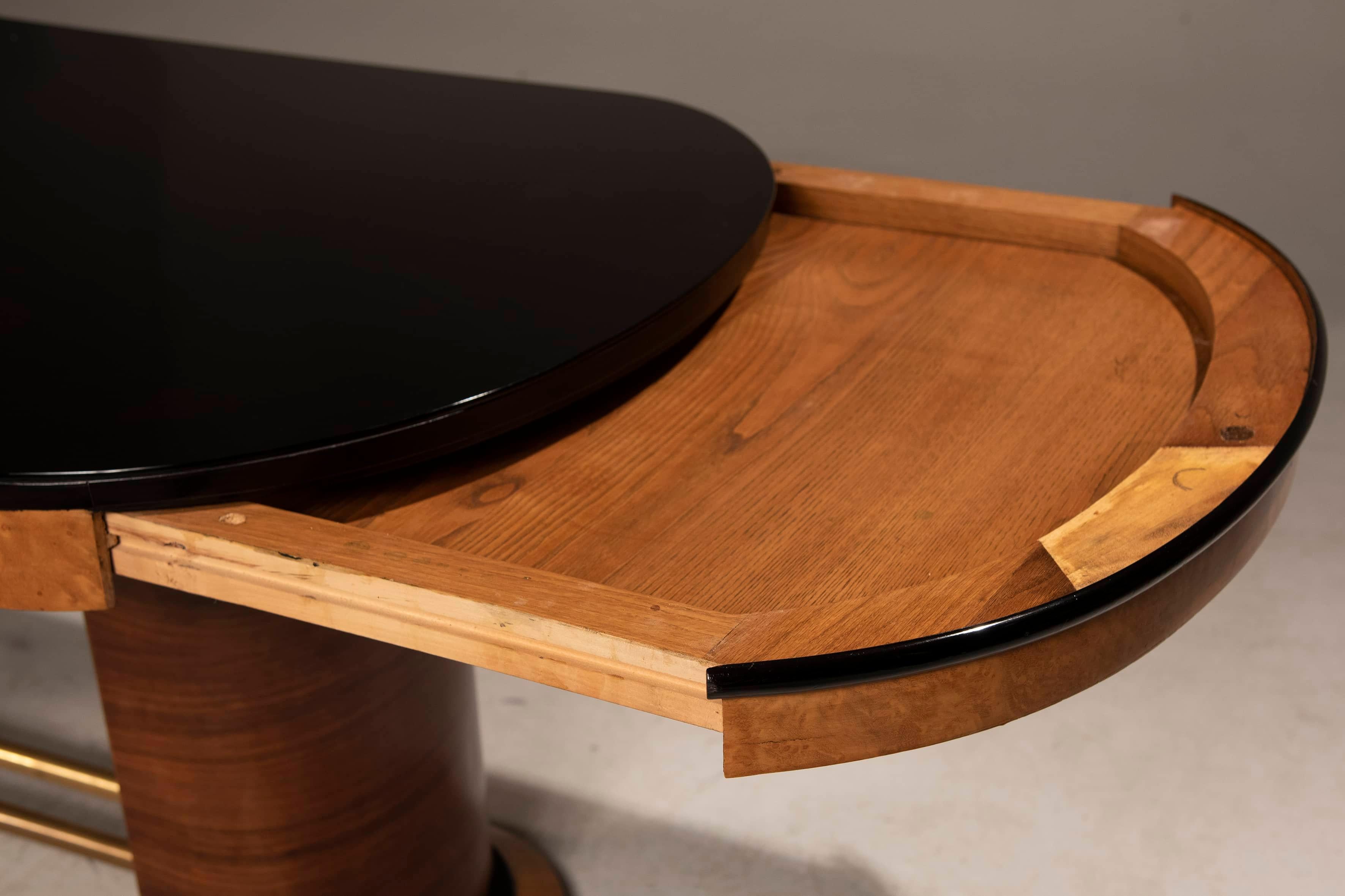 1940s Art Deco Walnut Wood & Brass Leg, Black Glass Oval Table, extendable For Sale 3
