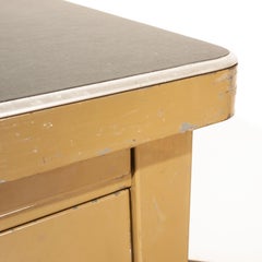 1940er Art Metall London Schreibtisch mit Linoleumplatte