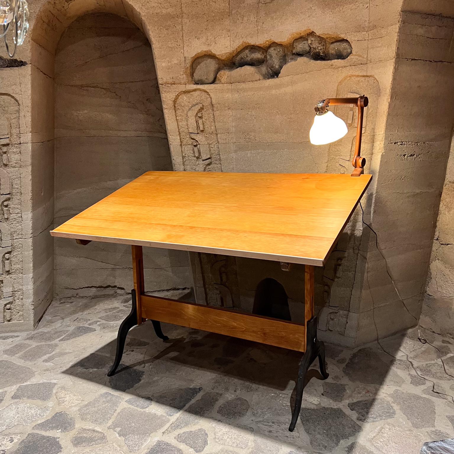 Lampada a morsetto articolata per scrivania da tavolo degli anni '40, Wood Oak in vendita 6