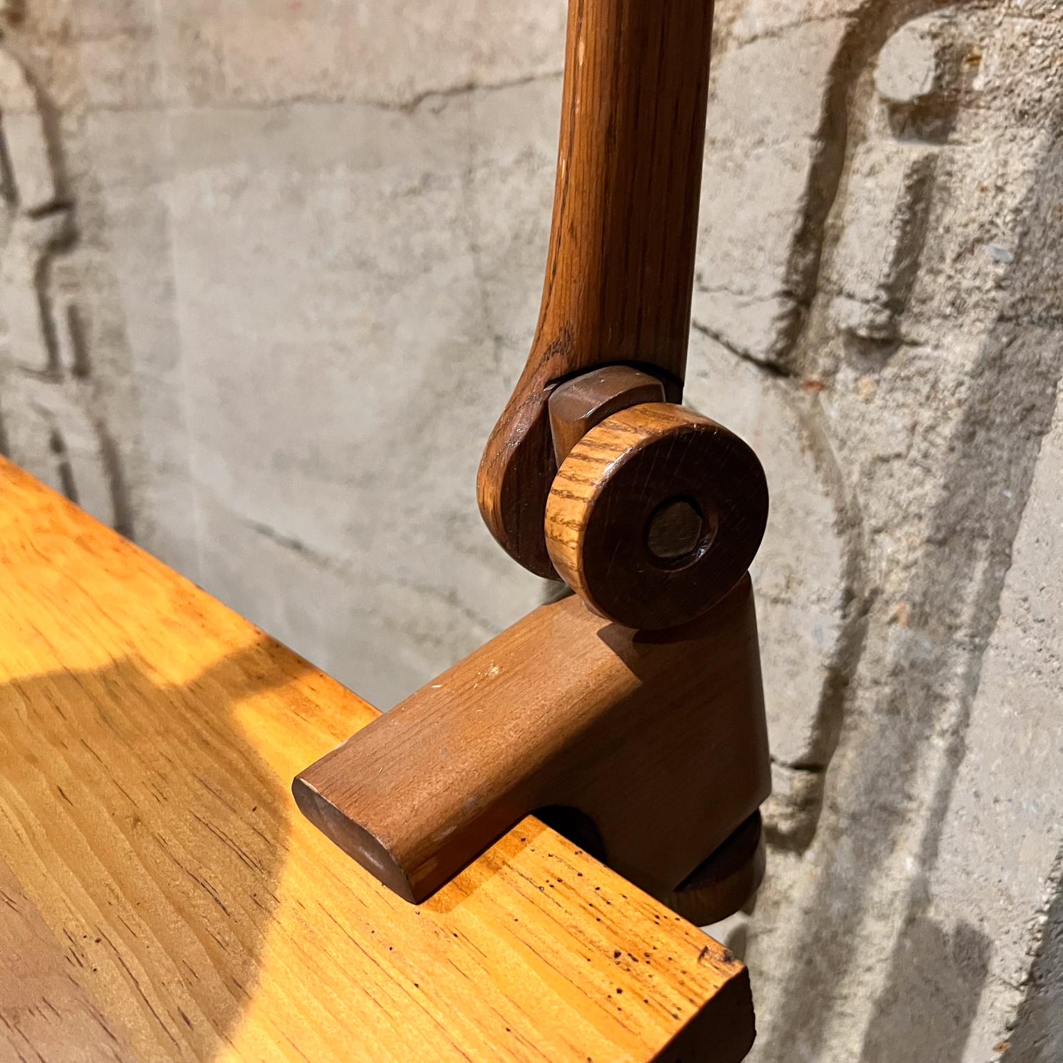 Lampada a morsetto articolata per scrivania da tavolo degli anni '40, Wood Oak in vendita 2