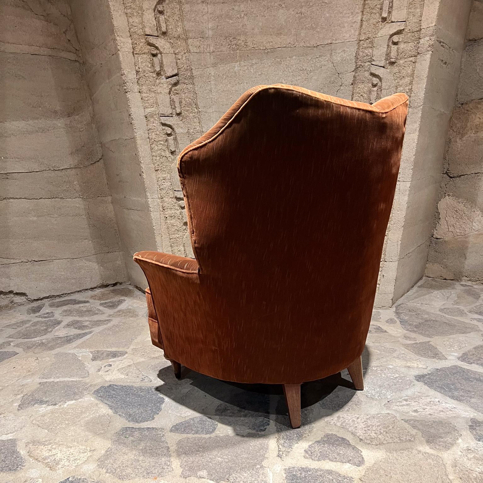 1940s Arturo Pani Sophisticated Wingback Lounge Chair Mexico City In Good Condition In Chula Vista, CA