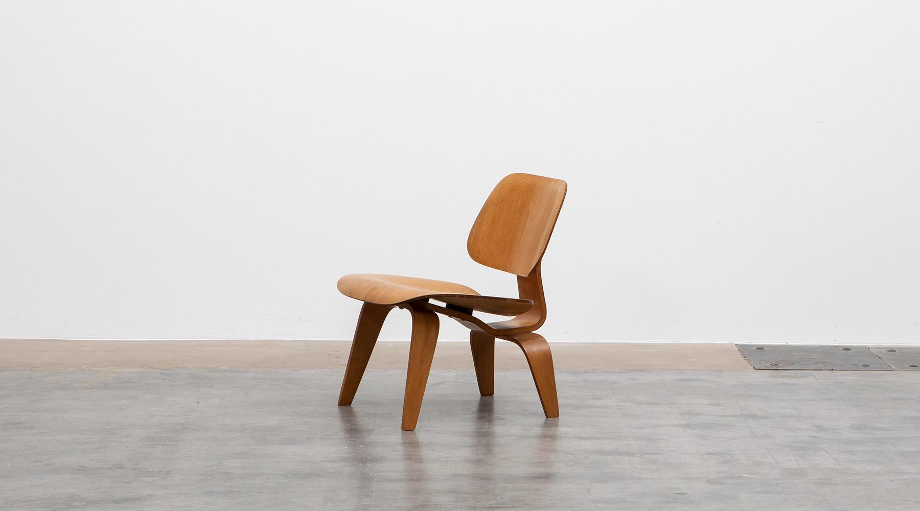 DCW Chair, plywood in ash, Charles & Ray Eames

Iconic DCW chair by famous Charles & Ray Eames. The unusual organic shape of this object shows Charles & Ray Eames innovative use of lumber-core plywood. Manufactured by Herman Miller. It dates back to