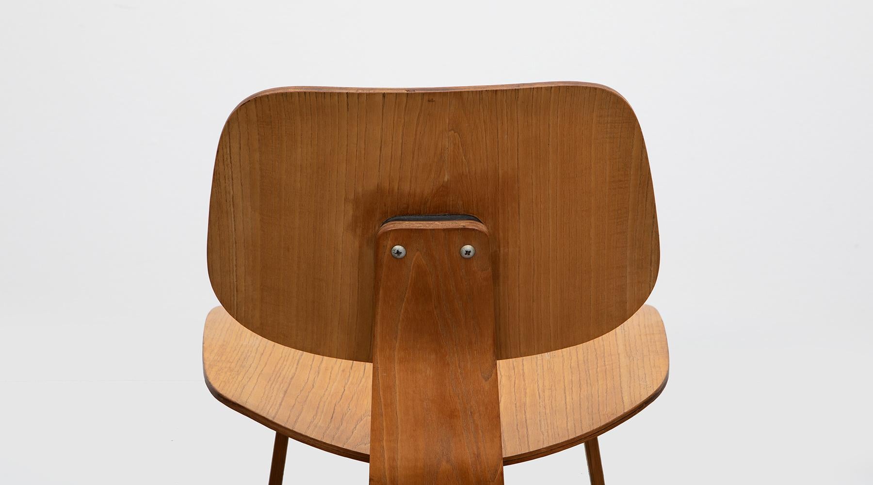 American 1940s Ash Plywood LCW Chair by Charles & Ray Eames 