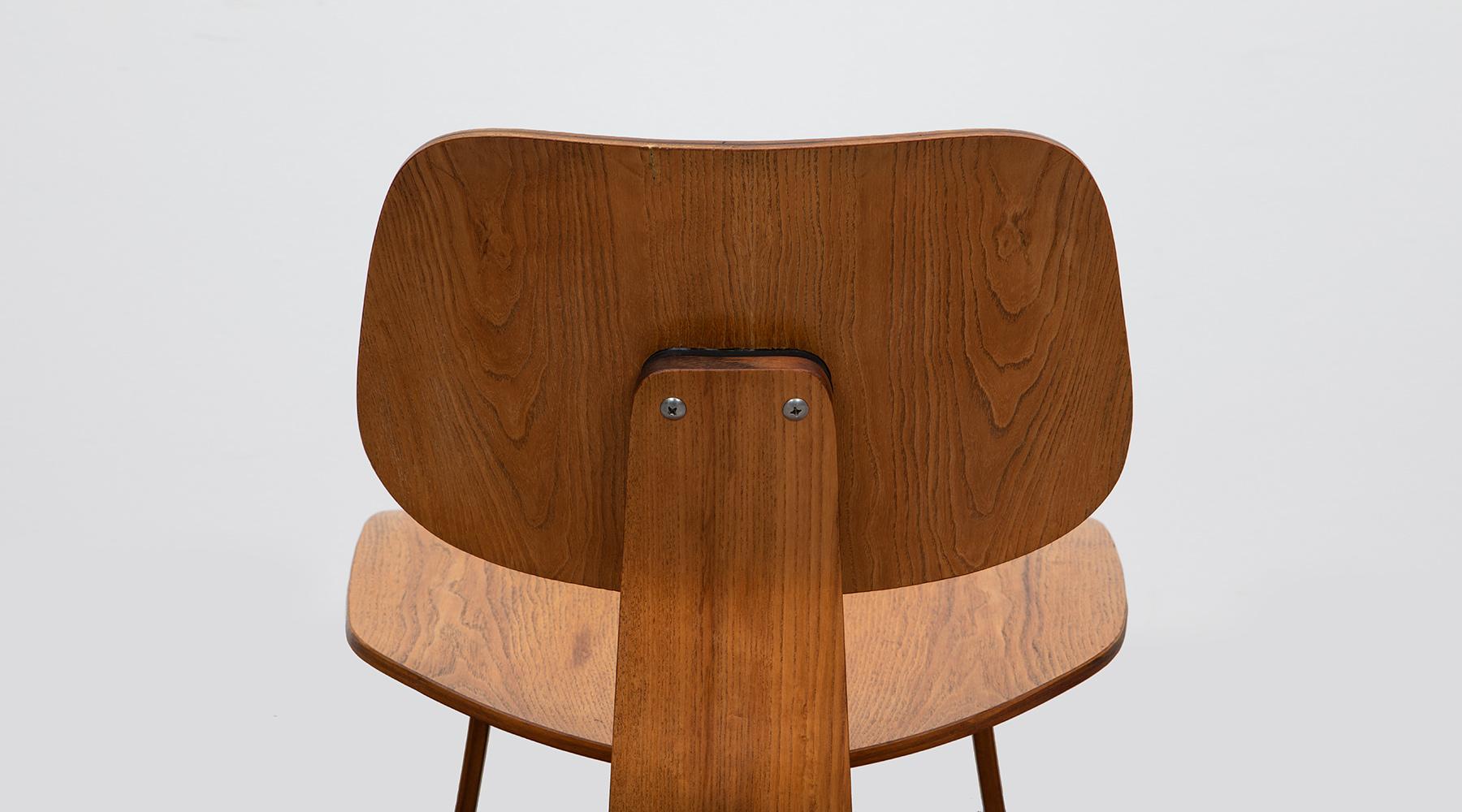 20th Century 1940s Ash Plywood LCW Chair by Charles and Ray Eames 