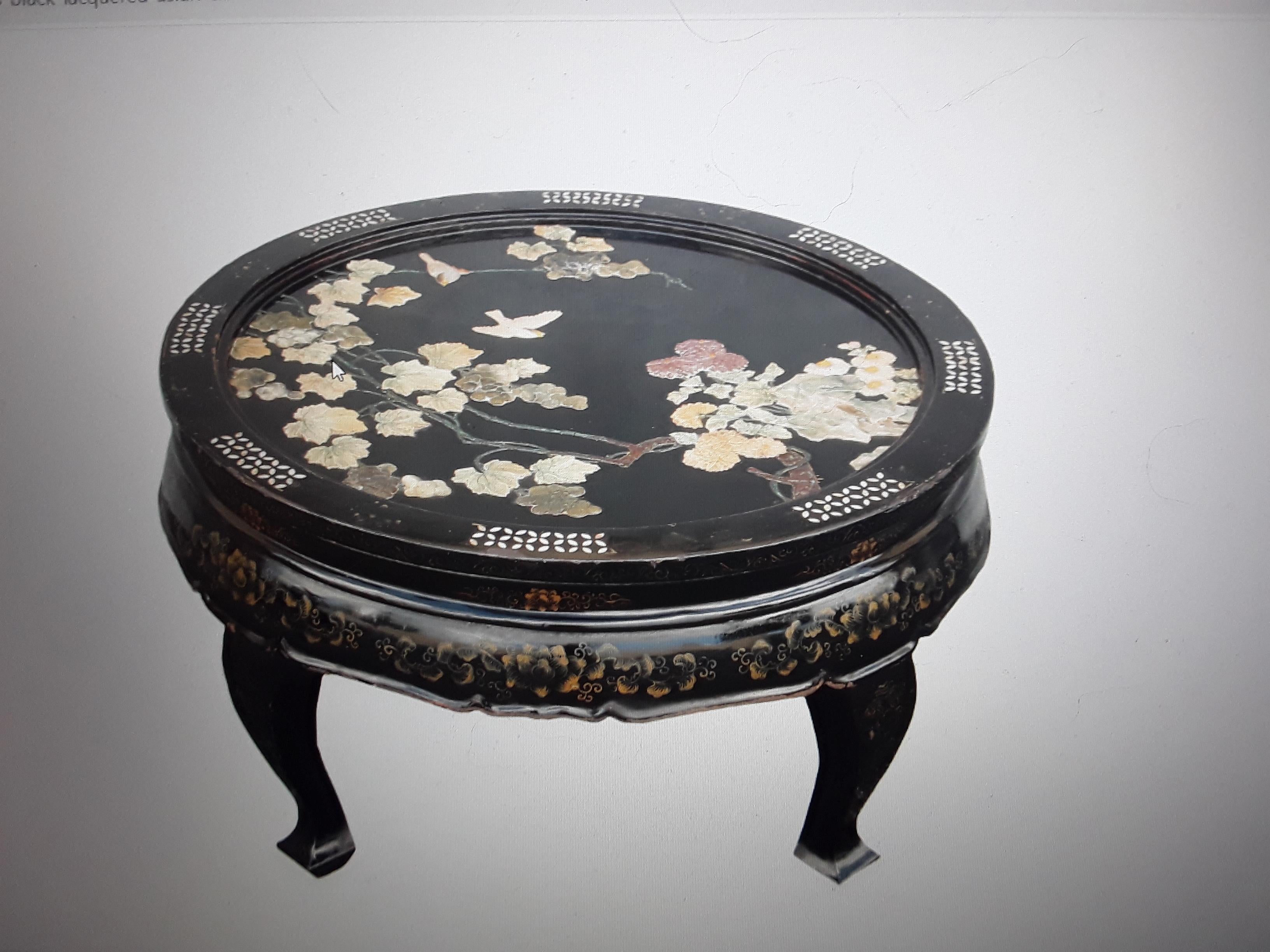 1940's Asian Chinoiserie Black Lacquered Floral Coffee Table For Sale 7