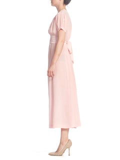 1940S Baby Pink Seda Bordado a Mano Negligee Vestido Con Cintura Ajustable