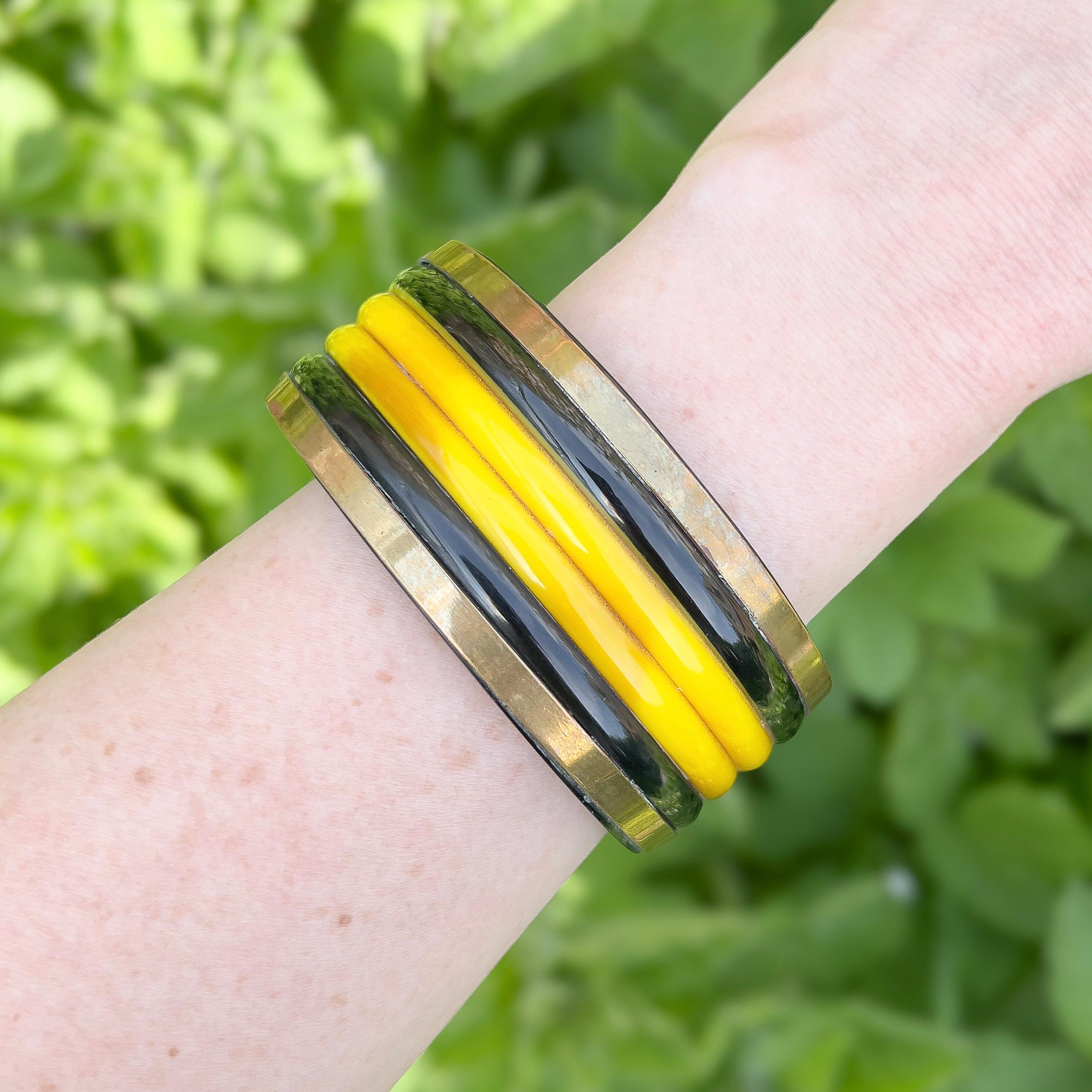 Bangle vintage in bachelite, resina e ottone degli anni '40 In condizioni buone in vendita a Skelmersdale, GB