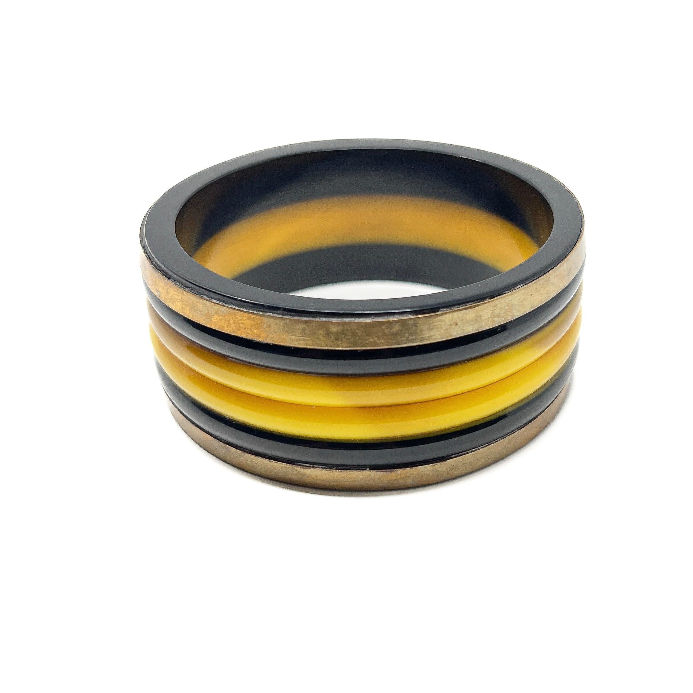Bangle vintage in bachelite, resina e ottone degli anni '40 in vendita 2