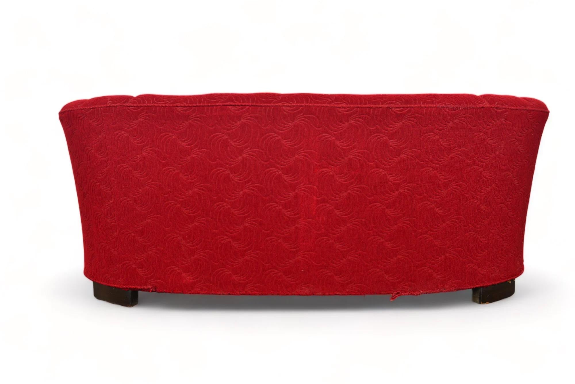 1940s Banana Sofa In Crimson Brocade Fabric For Sale 5