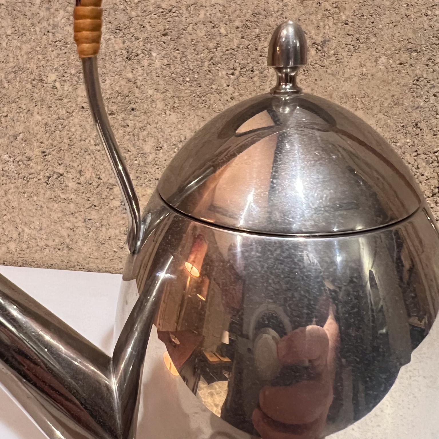 Bollitore da tè Bauhaus in acciaio inossidabile degli anni '40, stile Peter Behrens in vendita 4
