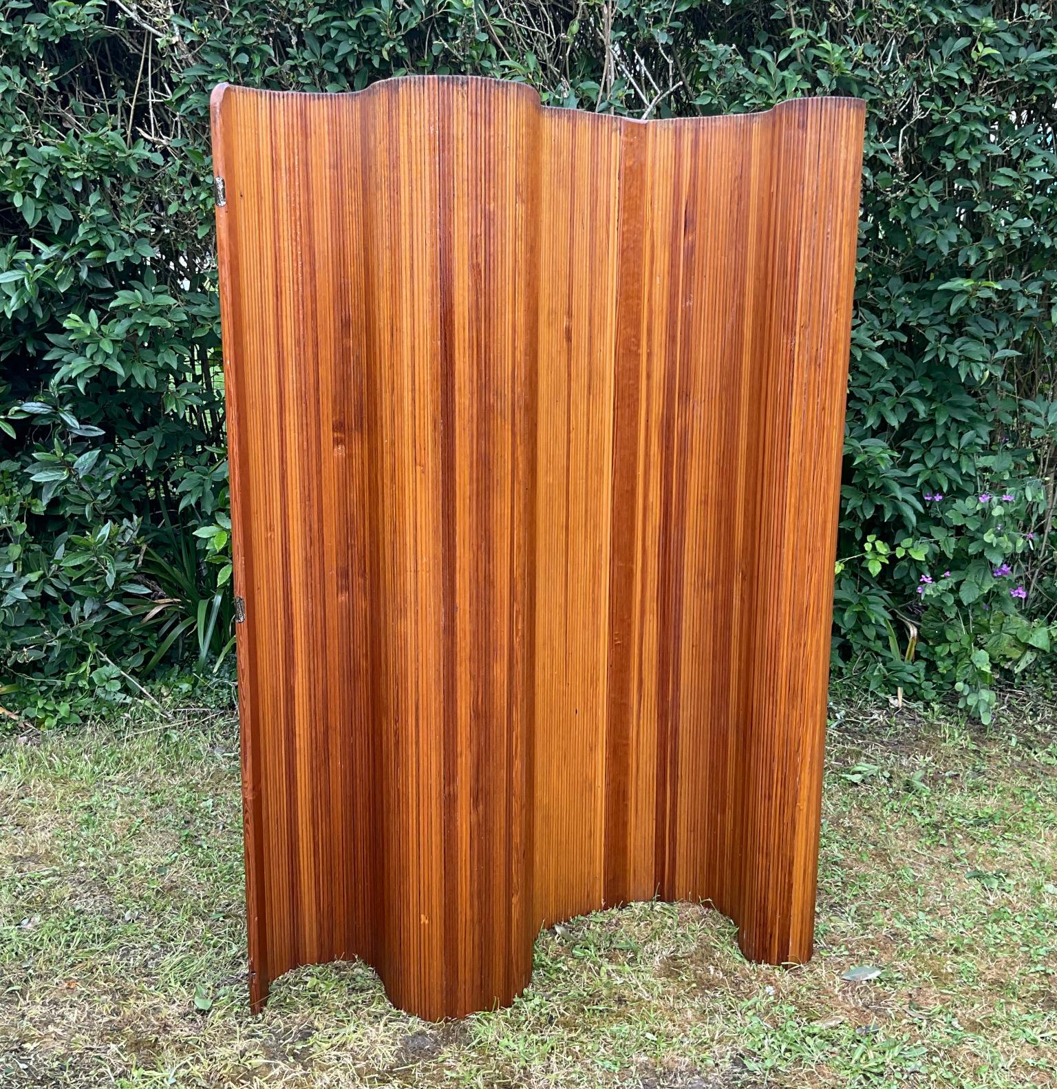 Mid-Century Modern 1940s Baumann Pine Screen Room Divider France Melun Paris For Sale