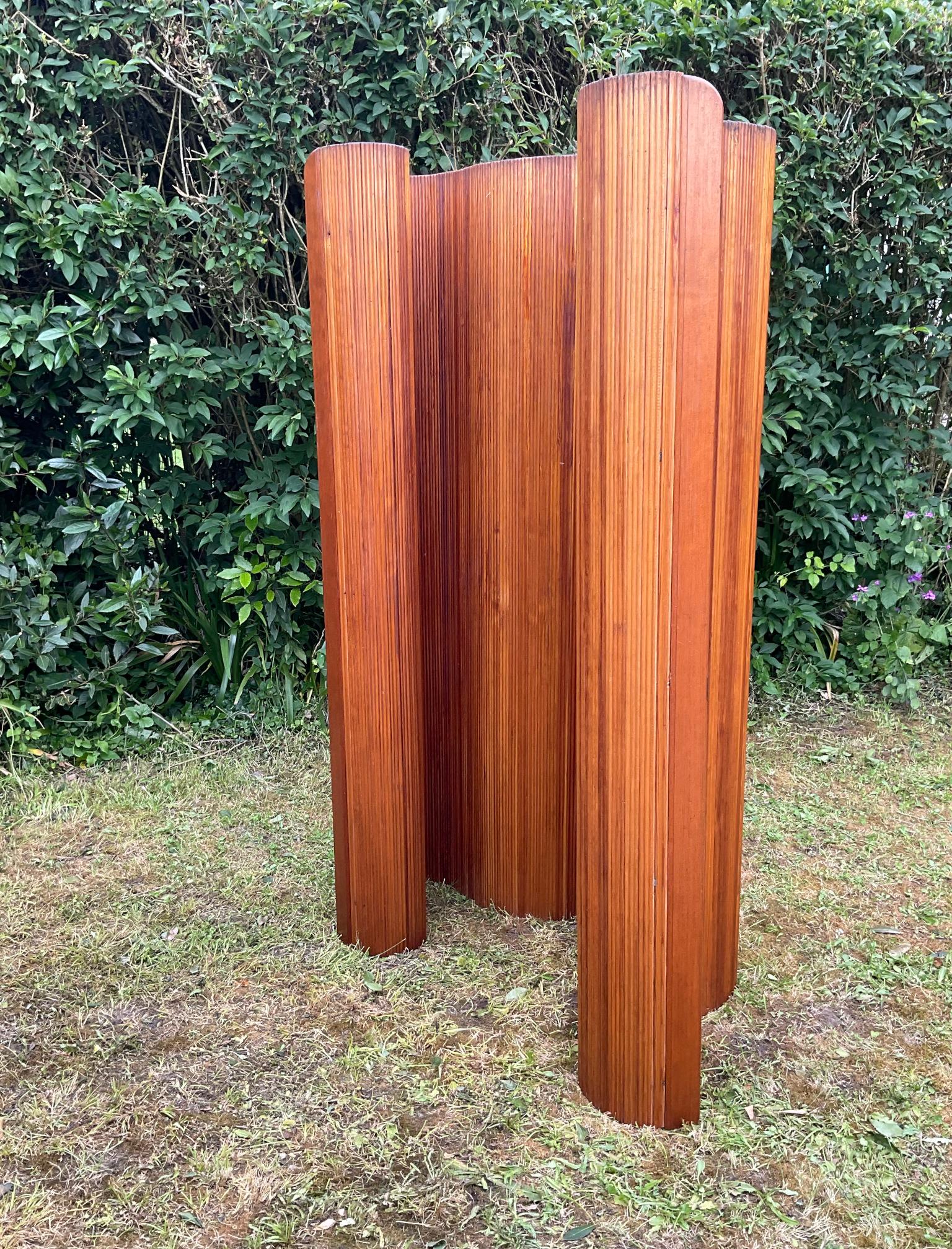 1940s Baumann Pine Screen Room Divider France Melun Paris In Fair Condition For Sale In London, GB