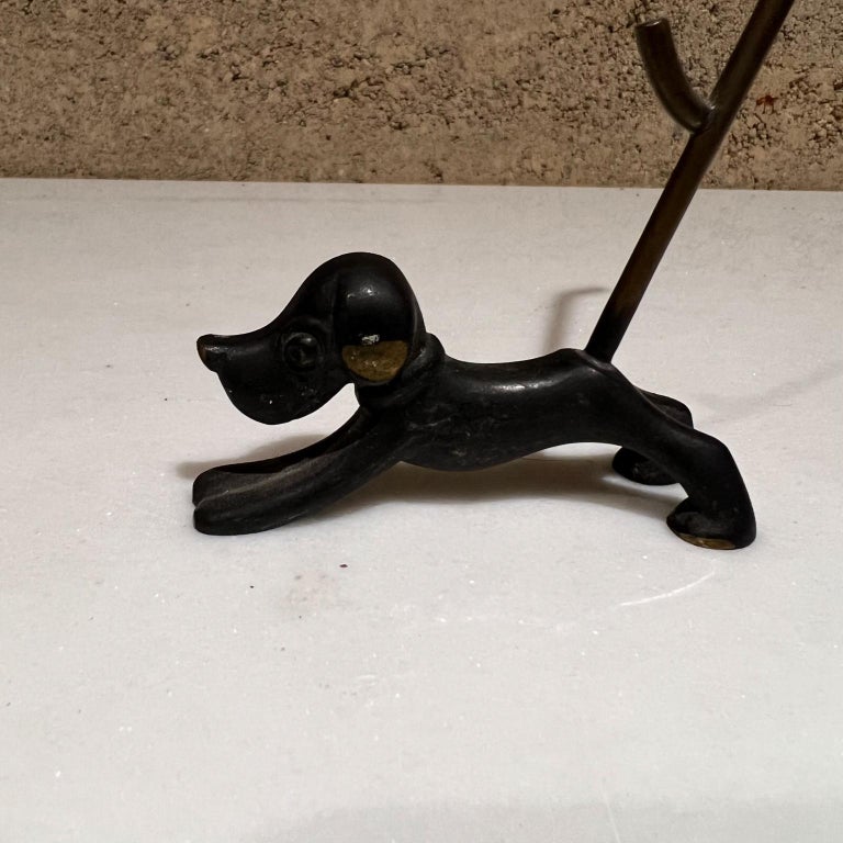 Austrian 1940s Beagle Doggy Bronze Sculpture Ring Holder by Richard Rohac Austria For Sale