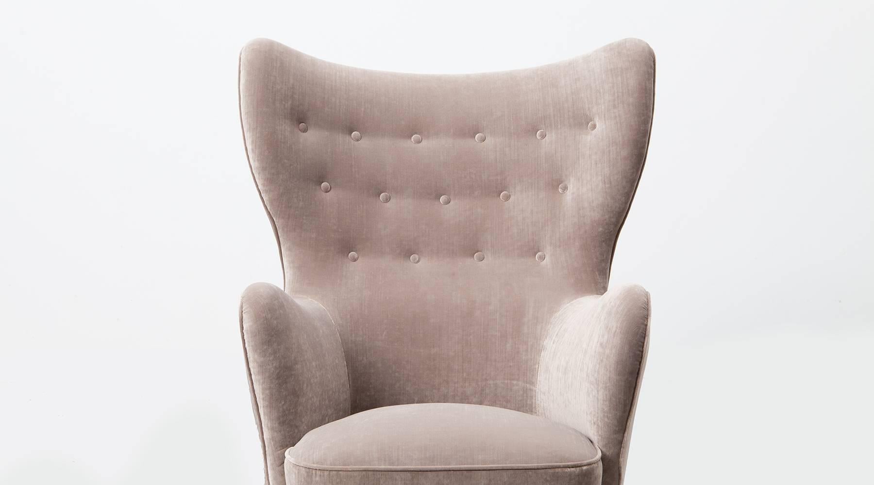 1940s Beige Fabric on Beech Legs Lounge Chairs 6