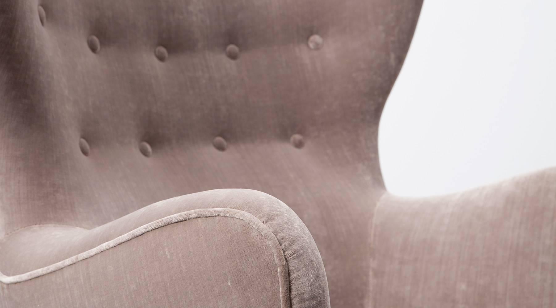 1940s Beige Fabric on Beech Legs Lounge Chairs 7