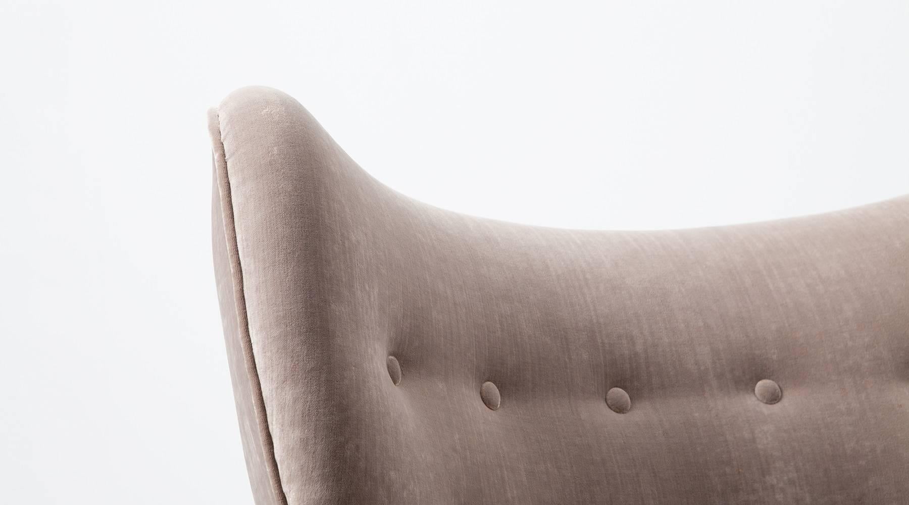 1940s Beige Fabric on Beech Legs Lounge Chairs 9