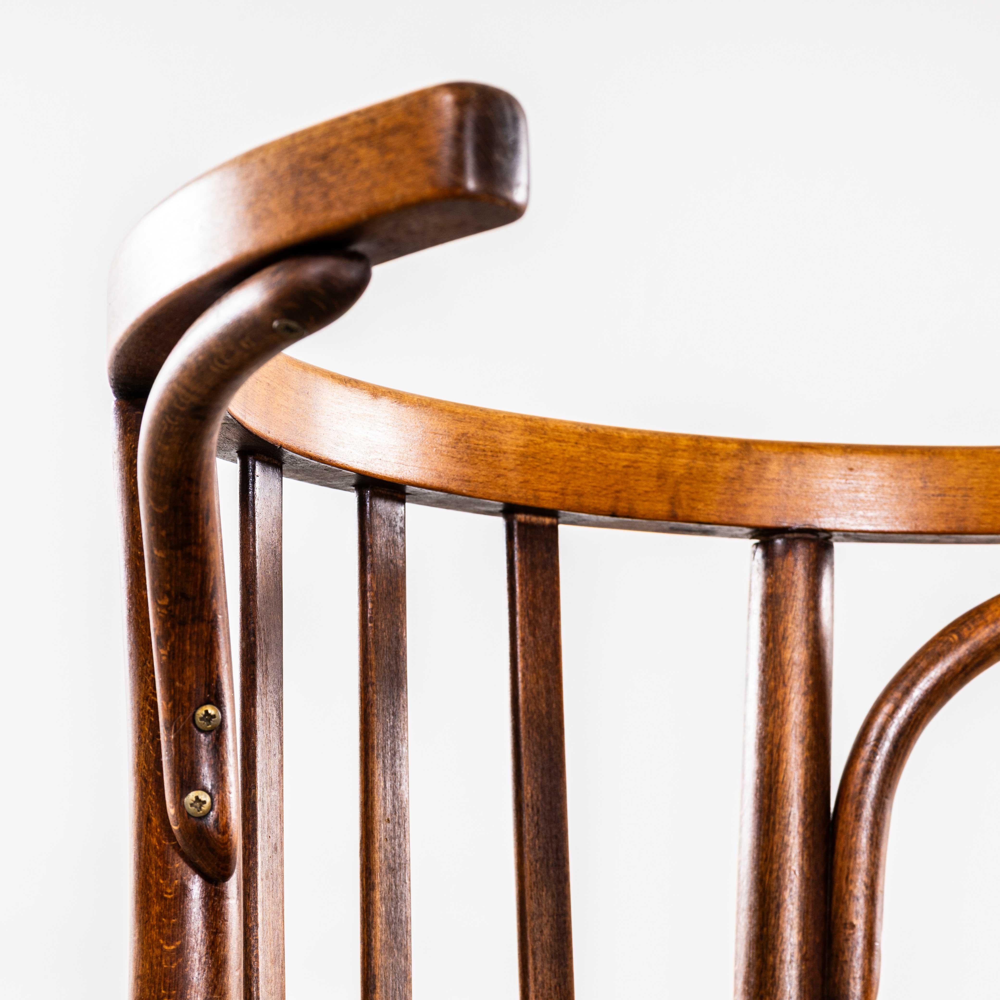 Hongrois Fauteuils de salle à manger Debrecen en bentwood des années 1940 - Paire en vente