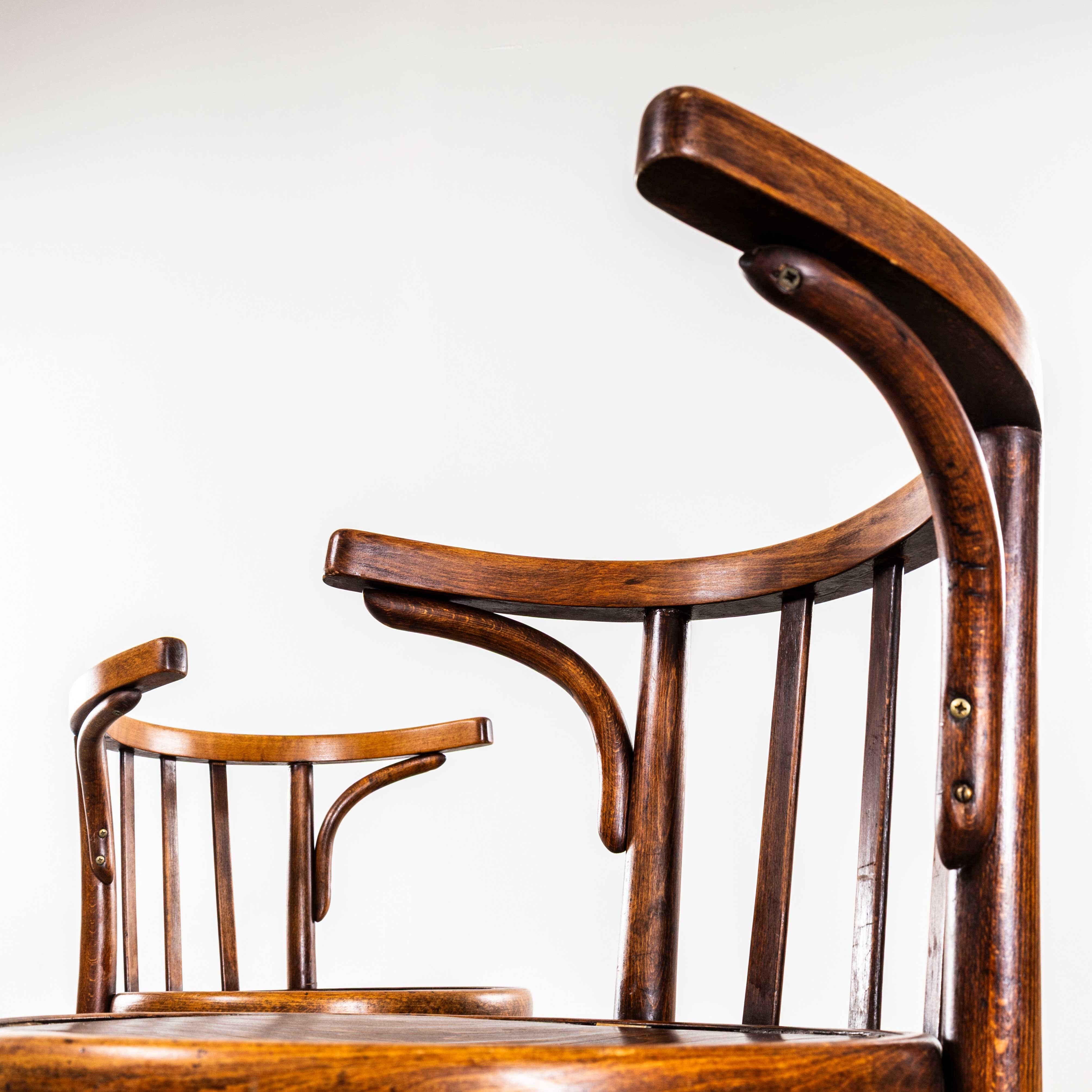 Milieu du XXe siècle Fauteuils de salle à manger Debrecen en bentwood des années 1940 - Paire en vente